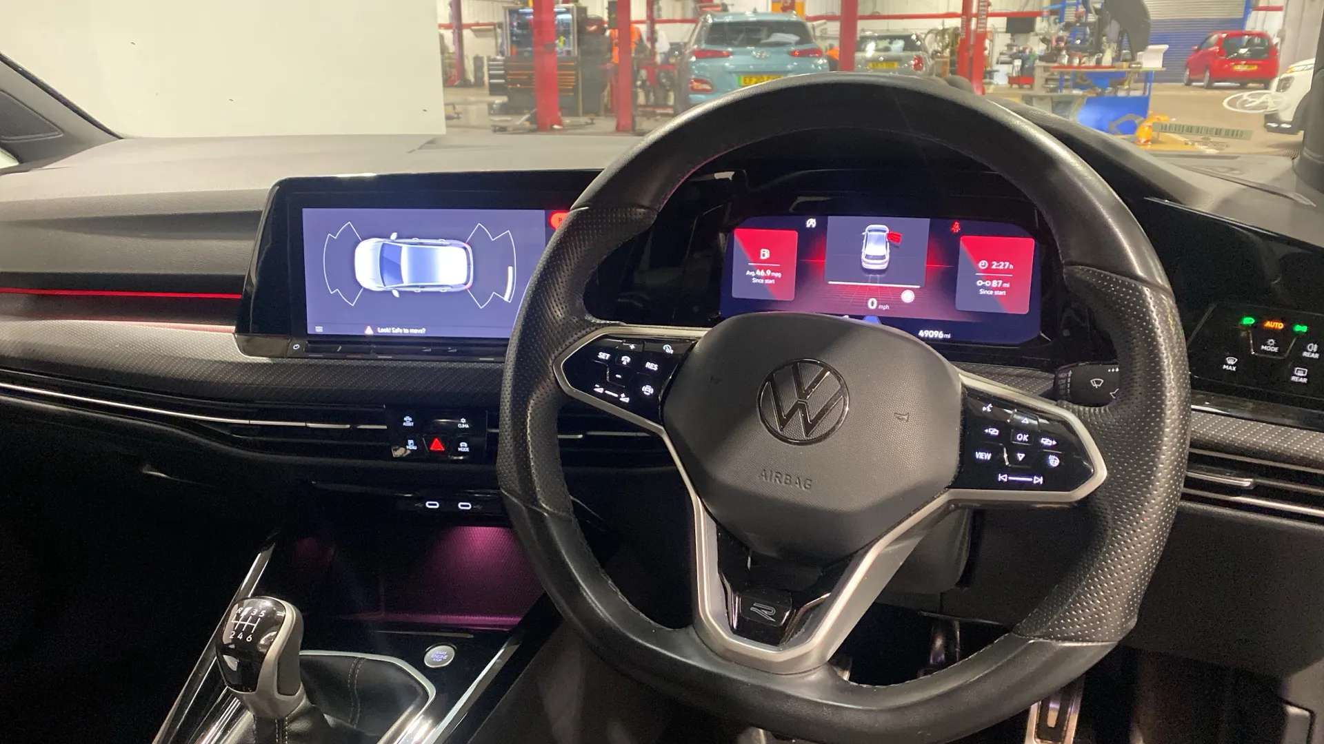 A 2024 VOLKSWAGEN GOLF 1.5 TSI R-Line A 2024 VOLKSWAGEN GOLF 1.5 TSI R-Line