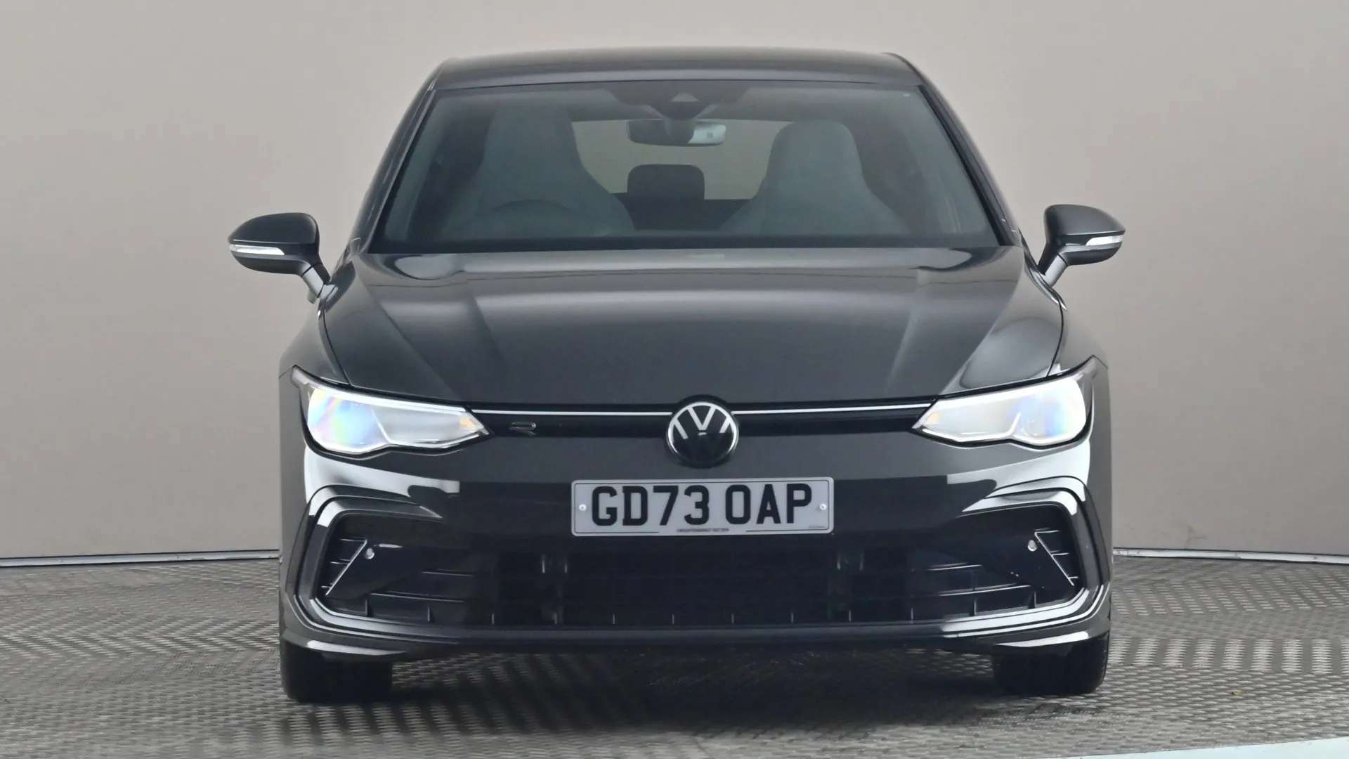 A 2024 VOLKSWAGEN GOLF 1.5 TSI R-Line A 2024 VOLKSWAGEN GOLF 1.5 TSI R-Line