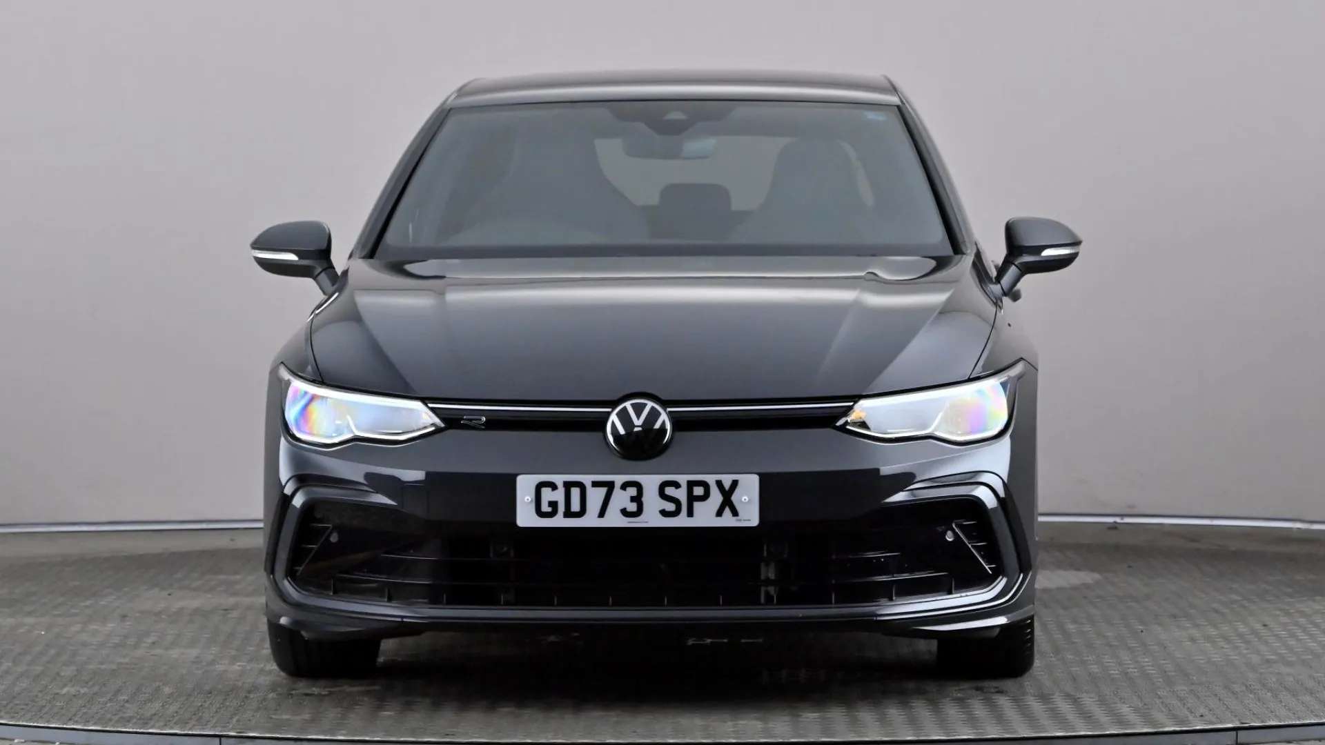 A 2024 VOLKSWAGEN GOLF 1.5 TSI R-Line A 2024 VOLKSWAGEN GOLF 1.5 TSI R-Line