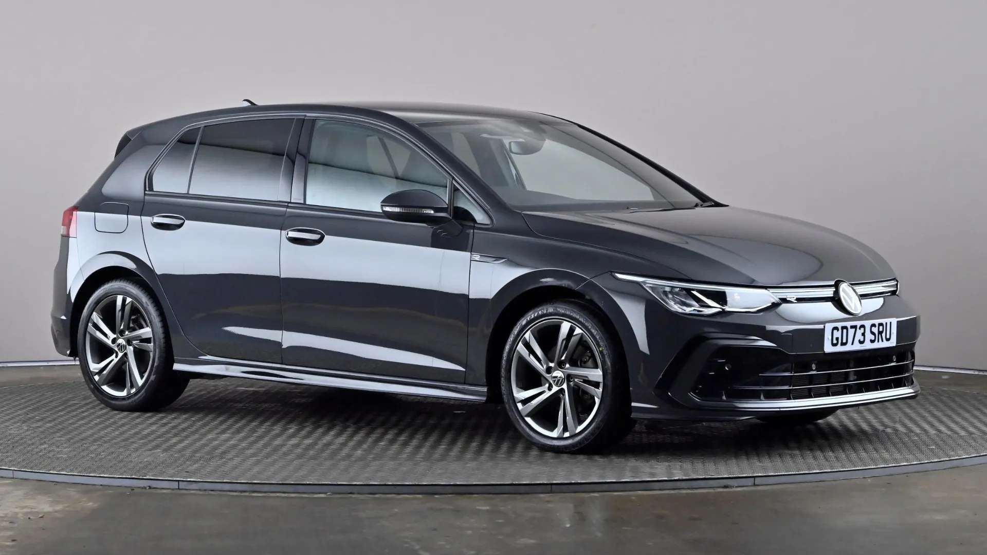 A 2024 VOLKSWAGEN GOLF 1.5 TSI R-Line A 2024 VOLKSWAGEN GOLF 1.5 TSI R-Line