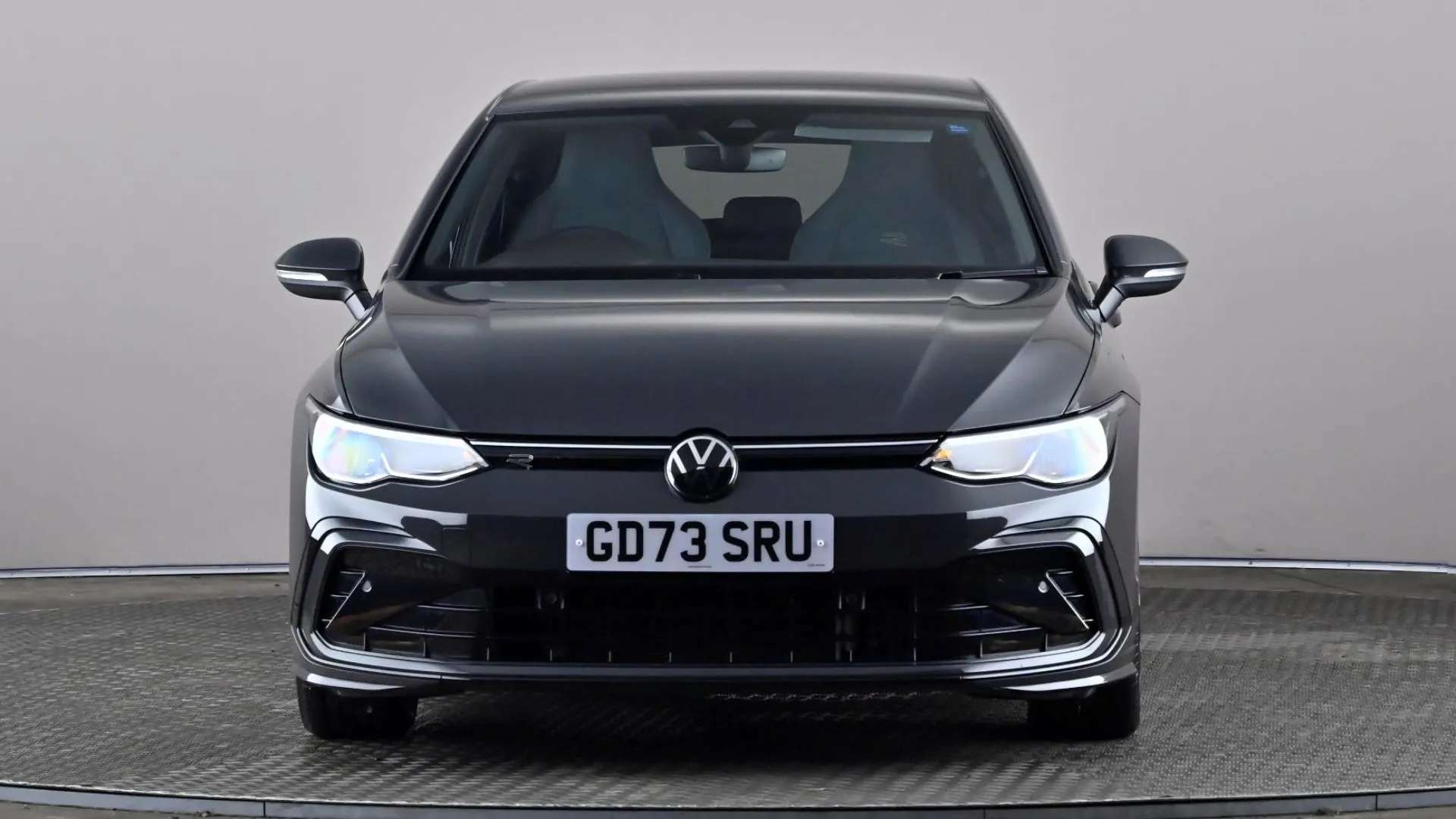 A 2024 VOLKSWAGEN GOLF 1.5 TSI R-Line A 2024 VOLKSWAGEN GOLF 1.5 TSI R-Line
