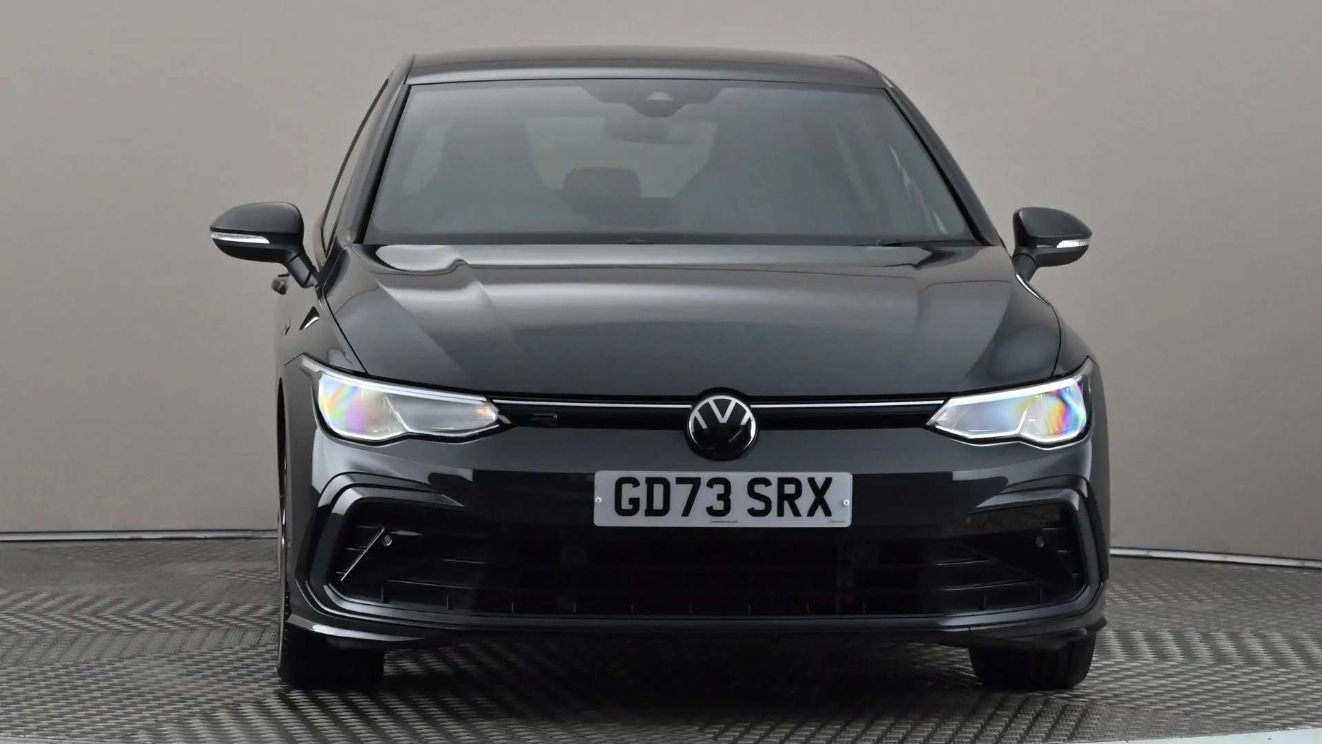 A 2024 VOLKSWAGEN GOLF 1.5 TSI R-Line A 2024 VOLKSWAGEN GOLF 1.5 TSI R-Line