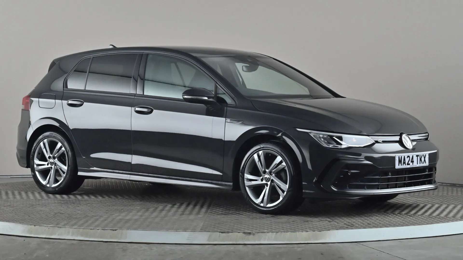 A 2024 VOLKSWAGEN GOLF 1.5 TSI R-Line A 2024 VOLKSWAGEN GOLF 1.5 TSI R-Line