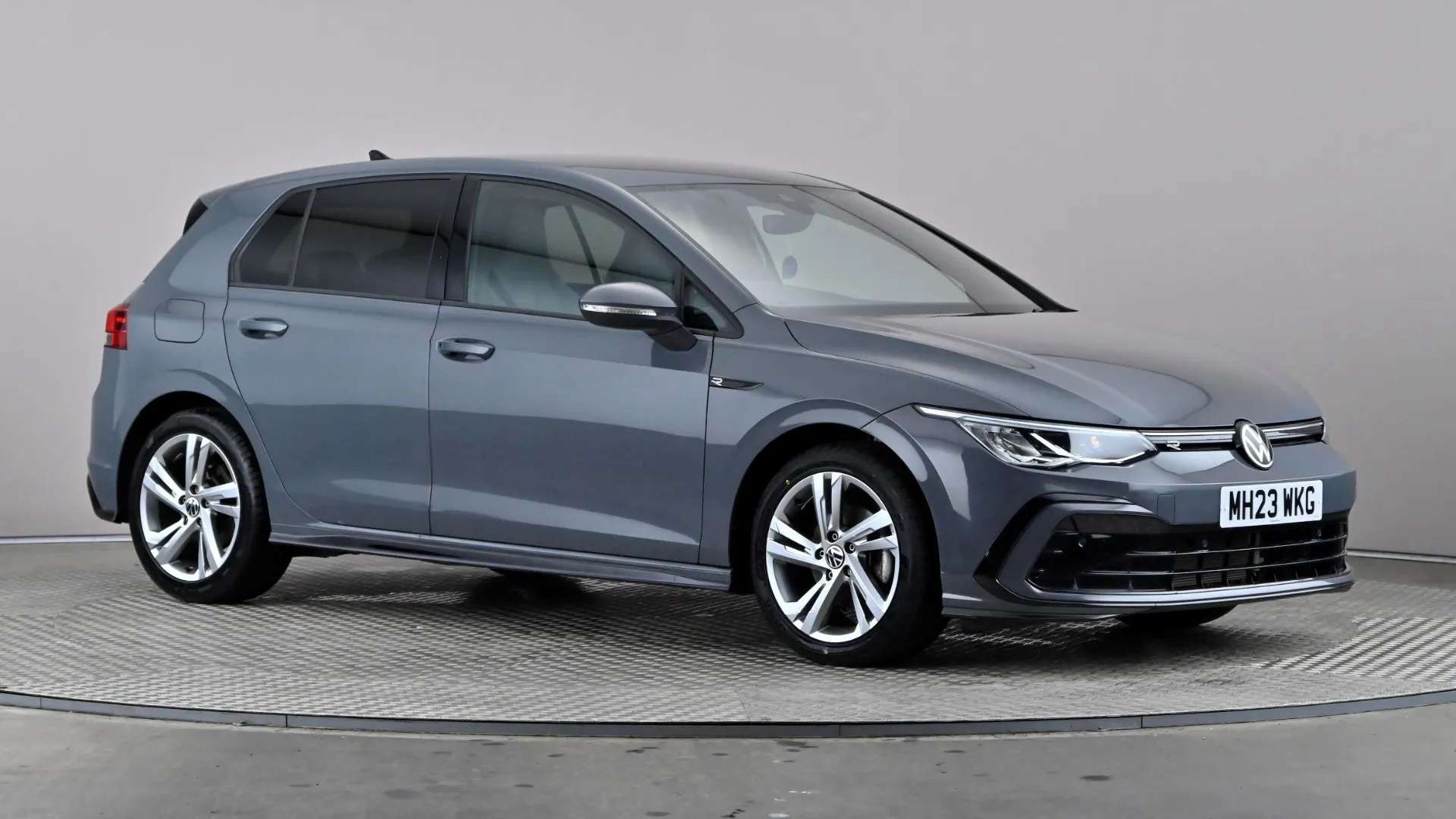 A 2023 VOLKSWAGEN GOLF 1.5 TSI R-Line A 2023 VOLKSWAGEN GOLF 1.5 TSI R-Line