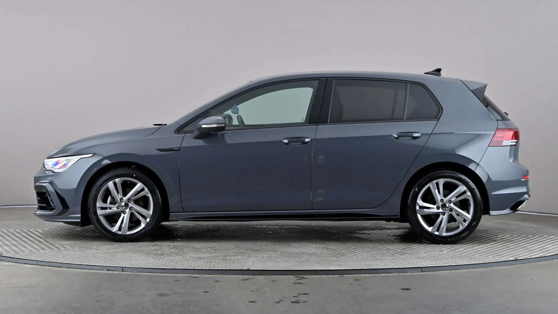 A 2023 VOLKSWAGEN GOLF 1.5 TSI R-Line A 2023 VOLKSWAGEN GOLF 1.5 TSI R-Line