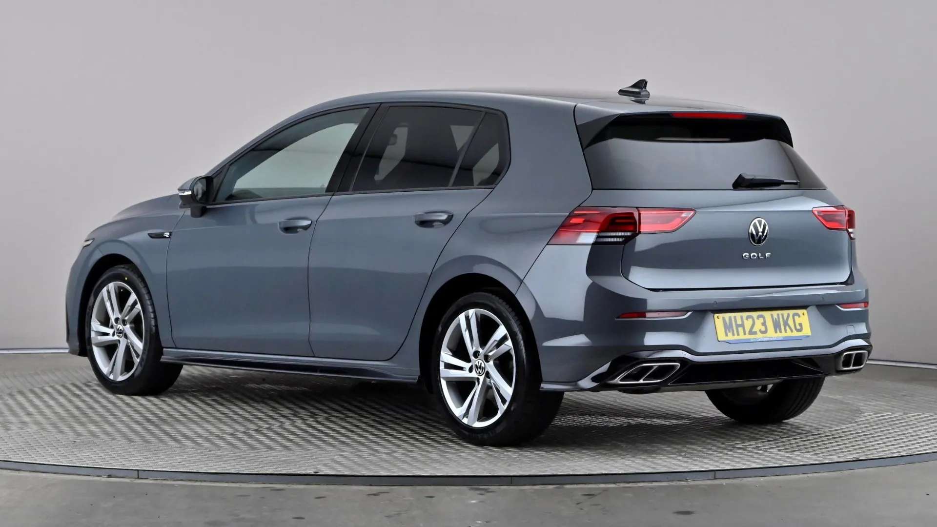 A 2023 VOLKSWAGEN GOLF 1.5 TSI R-Line A 2023 VOLKSWAGEN GOLF 1.5 TSI R-Line