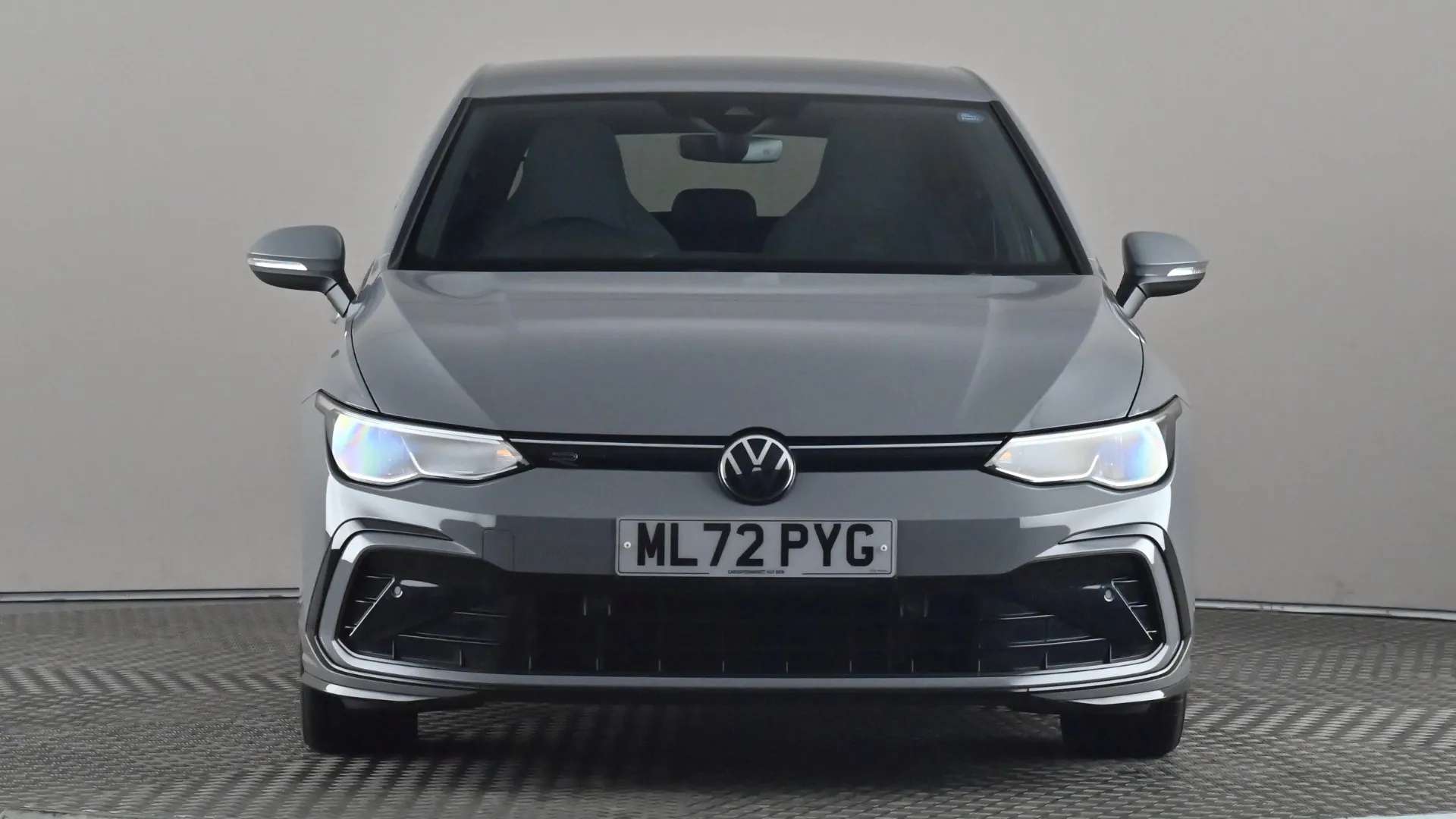 A 2022 VOLKSWAGEN GOLF 1.5 TSI R-Line A 2022 VOLKSWAGEN GOLF 1.5 TSI R-Line