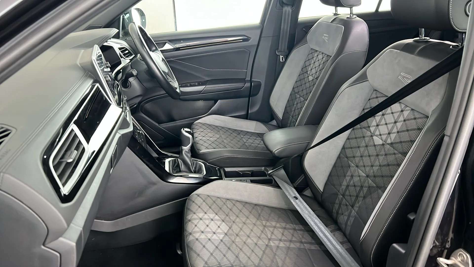 2024 VOLKSWAGEN T-ROC 2024 VOLKSWAGEN T-ROC