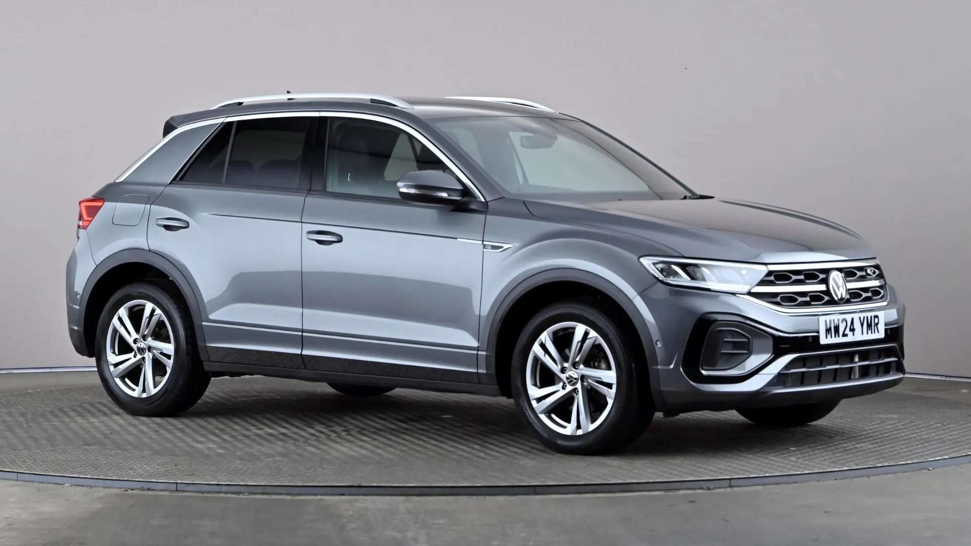 A 2024 VOLKSWAGEN T-ROC 1.5 TSI R-Line A 2024 VOLKSWAGEN T-ROC 1.5 TSI R-Line
