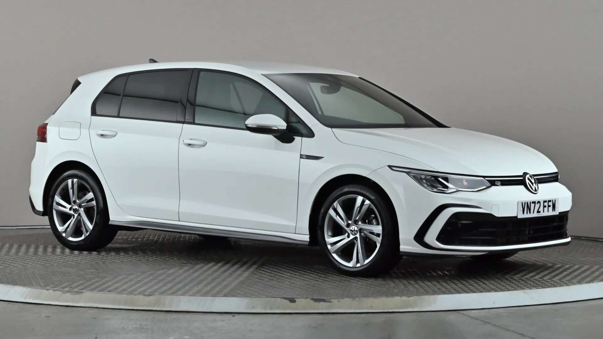 A 2022 VOLKSWAGEN GOLF 1.5 TSI R-Line A 2022 VOLKSWAGEN GOLF 1.5 TSI R-Line