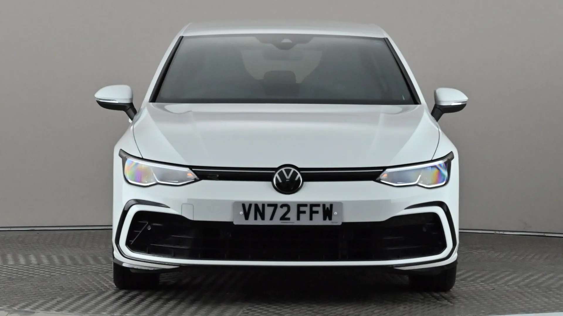 A 2022 VOLKSWAGEN GOLF 1.5 TSI R-Line A 2022 VOLKSWAGEN GOLF 1.5 TSI R-Line