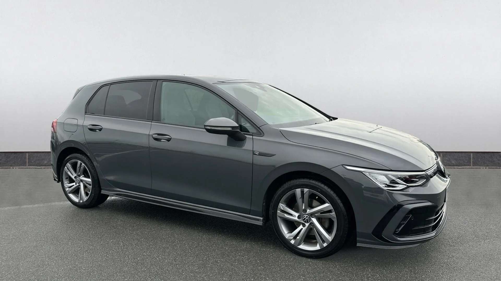 A 2022 VOLKSWAGEN GOLF 1.5 TSI R-Line A 2022 VOLKSWAGEN GOLF 1.5 TSI R-Line