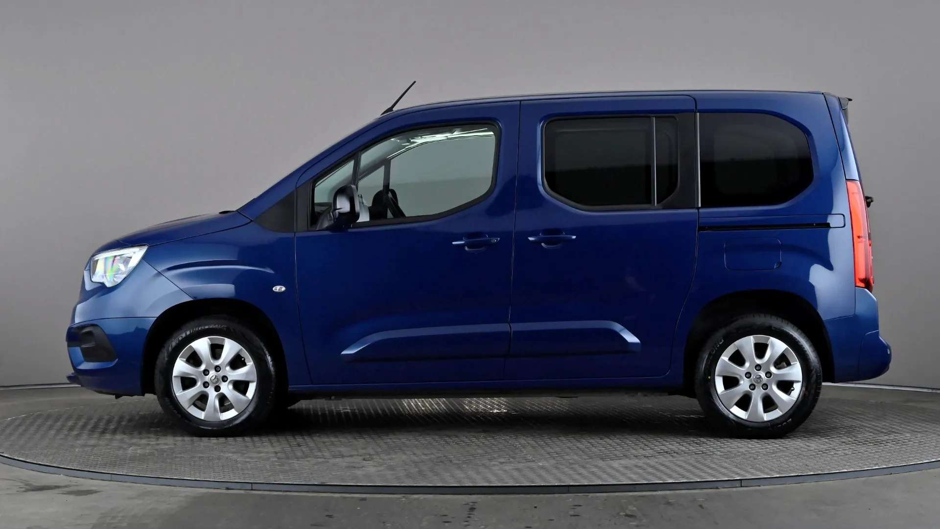 A 2022 VAUXHALL COMBO LIFE 1.5 Turbo D SE A 2022 VAUXHALL COMBO LIFE 1.5 Turbo D SE