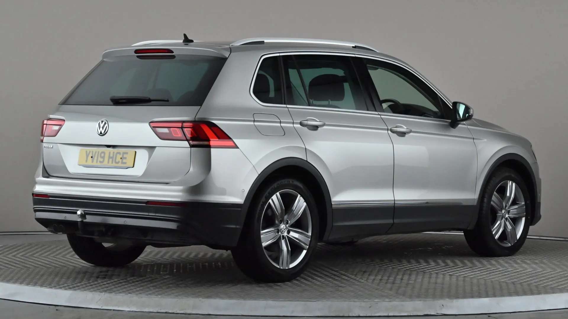 2019 VOLKSWAGEN TIGUAN 2019 VOLKSWAGEN TIGUAN