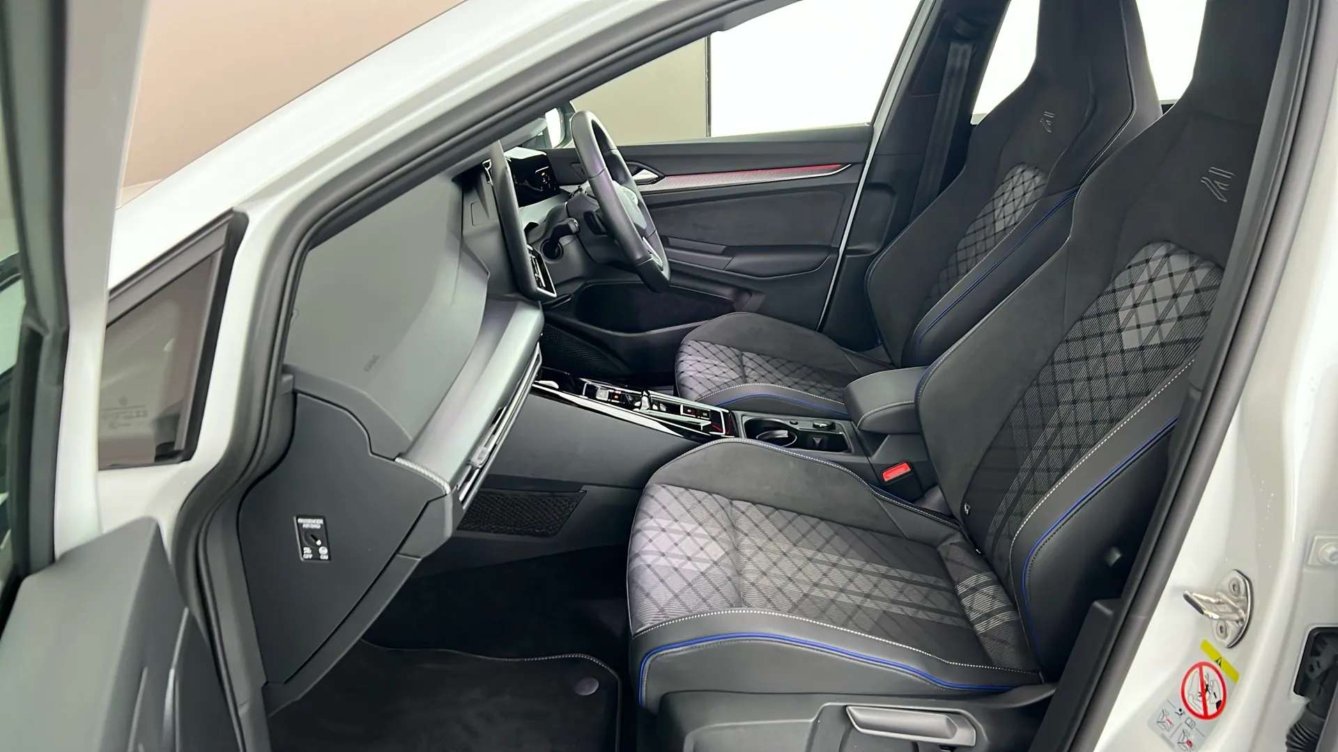 2025 VOLKSWAGEN GOLF 2025 VOLKSWAGEN GOLF