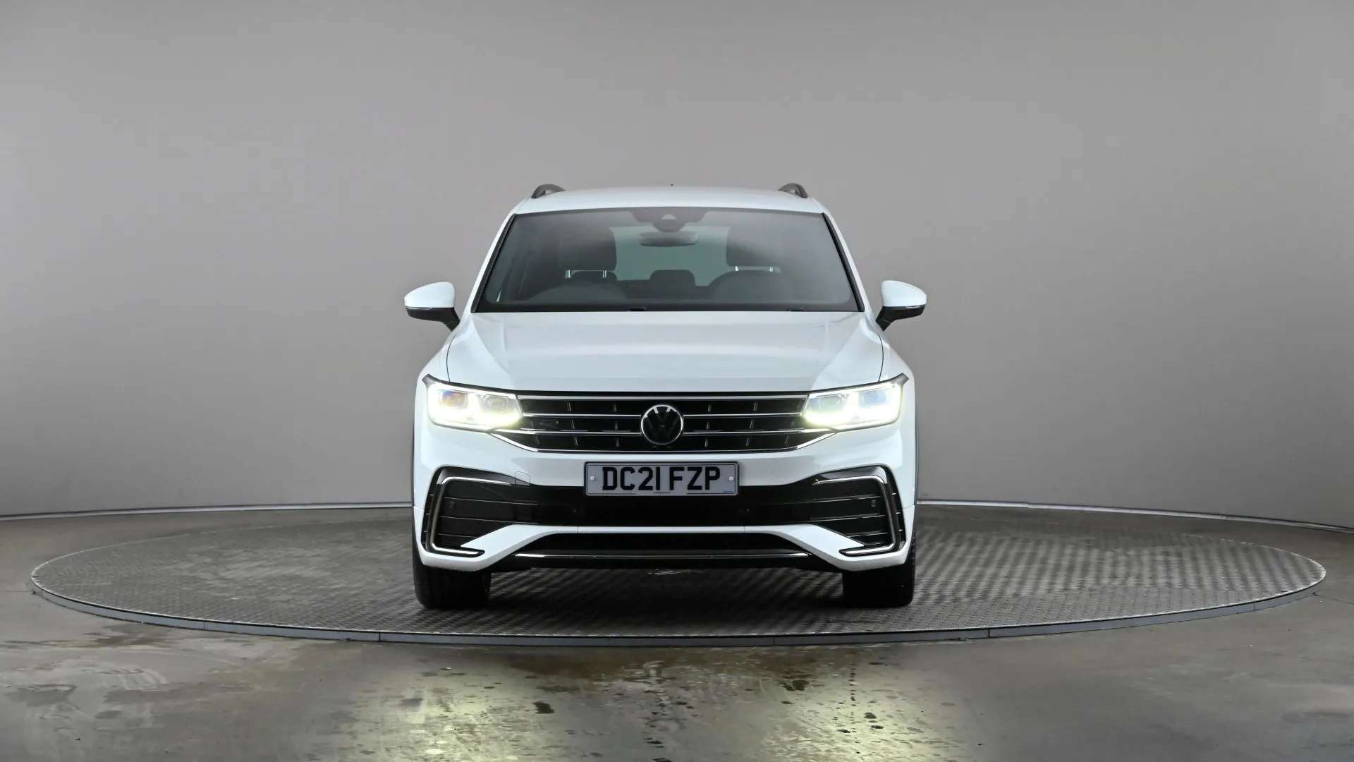 A 2021 VOLKSWAGEN TIGUAN 1.5 TSI 150 R-Line DSG A 2021 VOLKSWAGEN TIGUAN 1.5 TSI 150 R-Line DSG