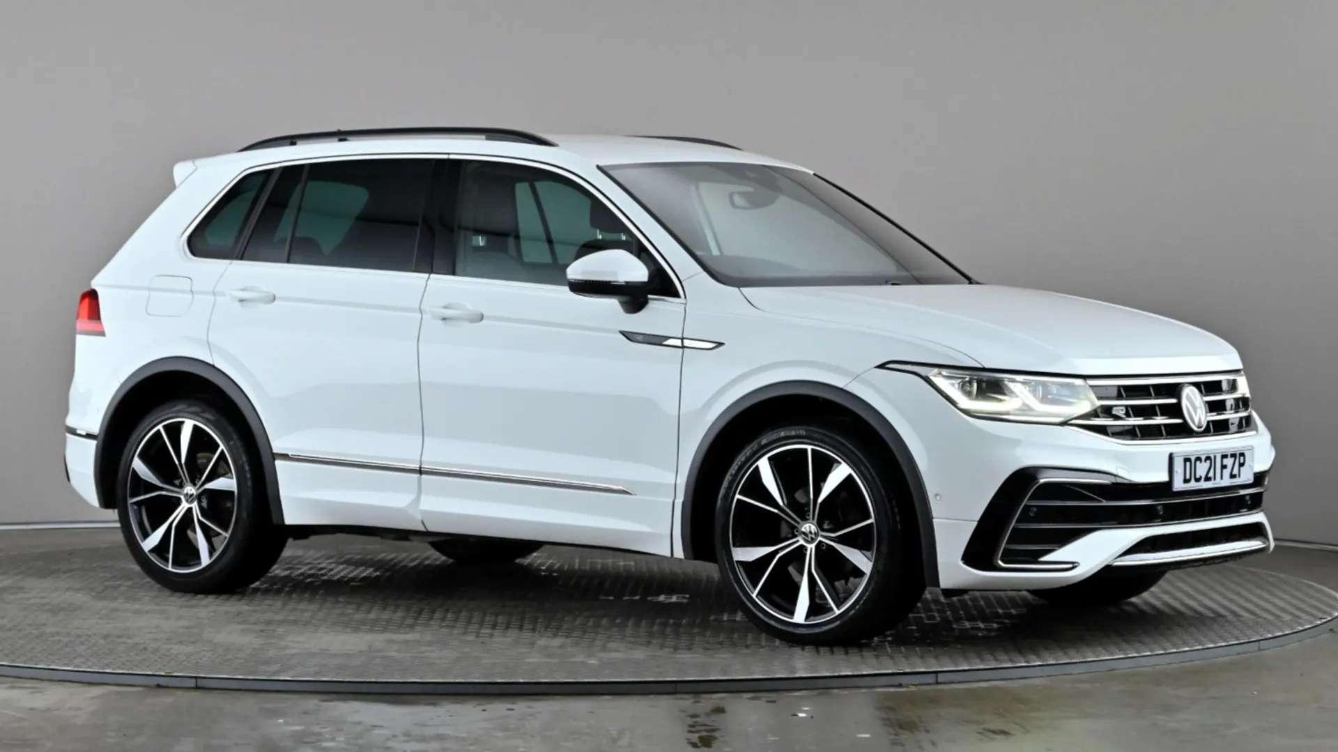 A 2021 VOLKSWAGEN TIGUAN 1.5 TSI 150 R-Line DSG A 2021 VOLKSWAGEN TIGUAN 1.5 TSI 150 R-Line DSG