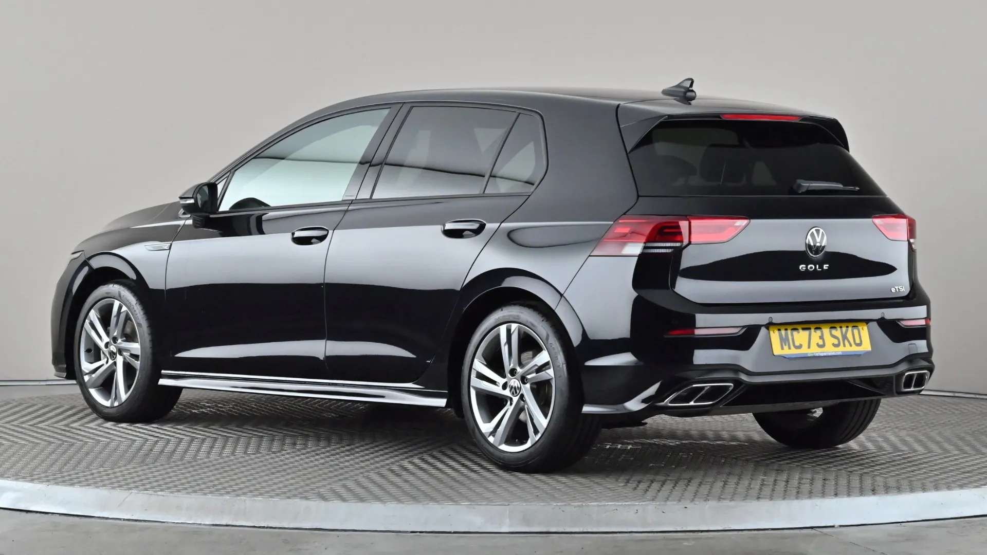 A 2023 VOLKSWAGEN GOLF 1.5 eTSI 150 R-Line DSG A 2023 VOLKSWAGEN GOLF 1.5 eTSI 150 R-Line DSG