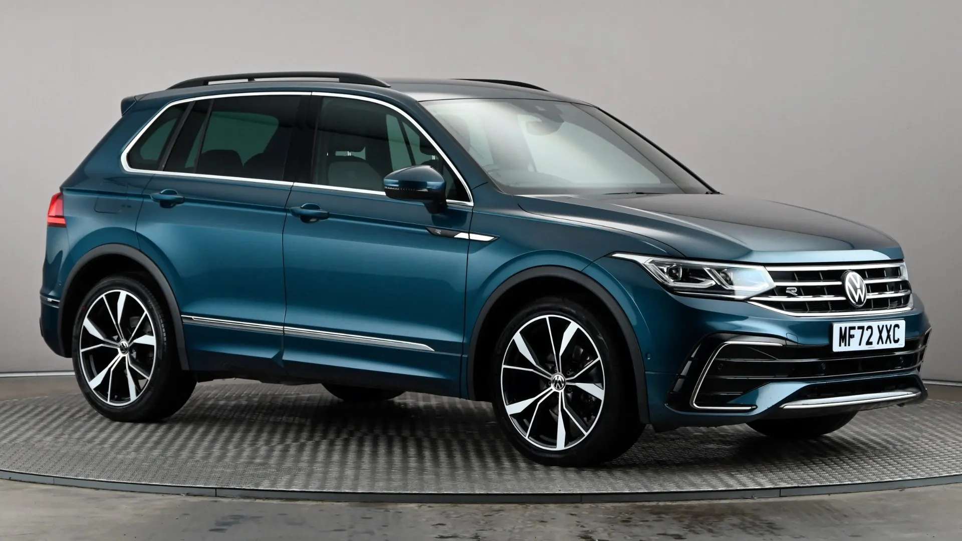 A 2022 VOLKSWAGEN TIGUAN 1.5 TSI 150 R-Line DSG A 2022 VOLKSWAGEN TIGUAN 1.5 TSI 150 R-Line DSG