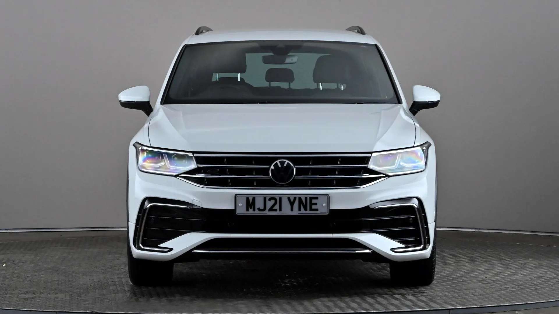 A 2021 VOLKSWAGEN TIGUAN 1.5 TSI 150 R-Line DSG A 2021 VOLKSWAGEN TIGUAN 1.5 TSI 150 R-Line DSG