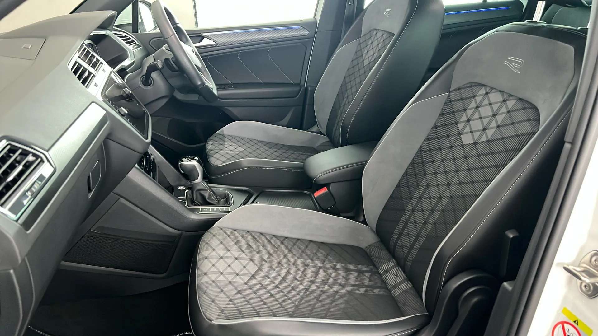 2021 VOLKSWAGEN TIGUAN 2021 VOLKSWAGEN TIGUAN