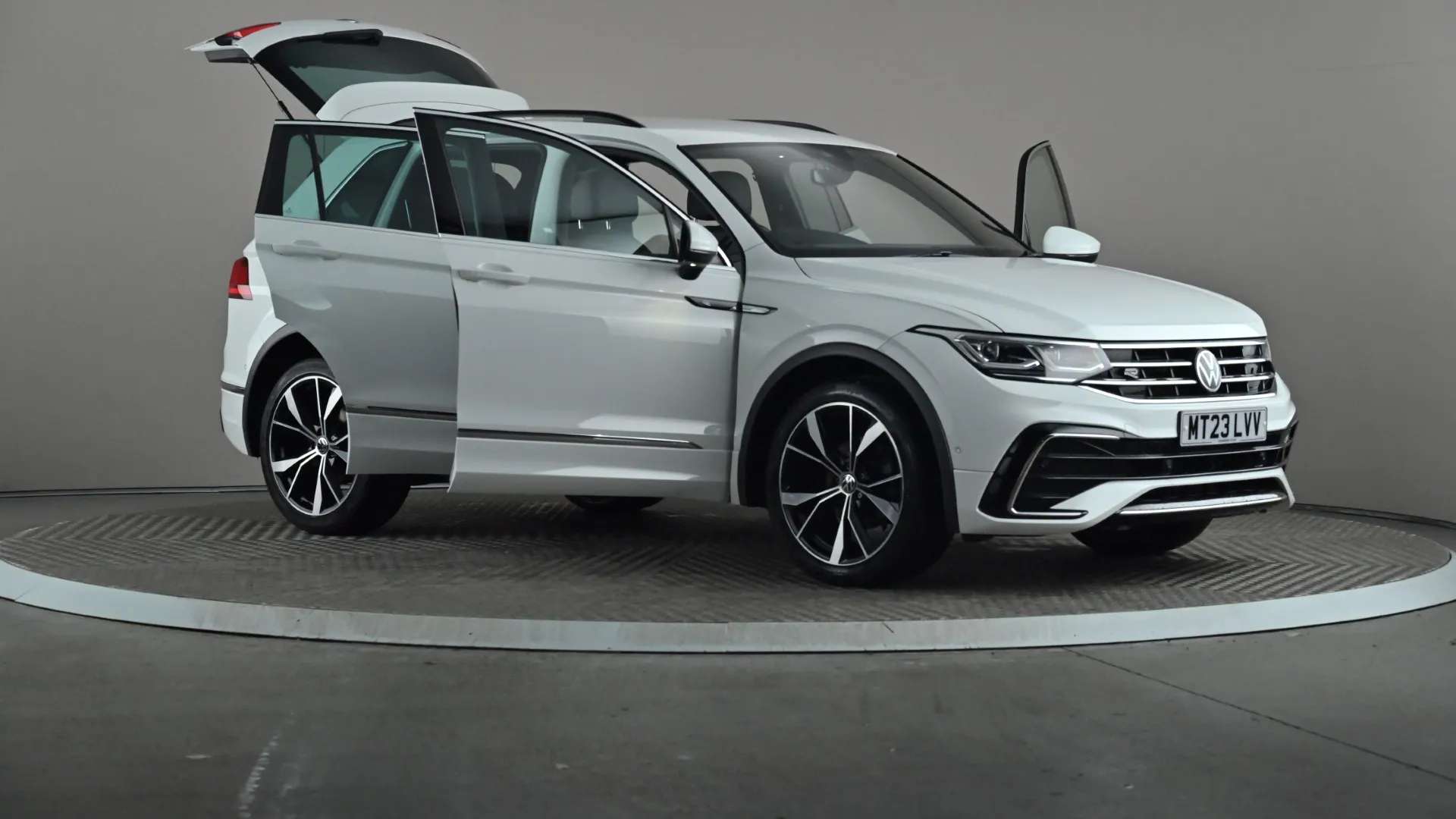2023 VOLKSWAGEN TIGUAN 2023 VOLKSWAGEN TIGUAN