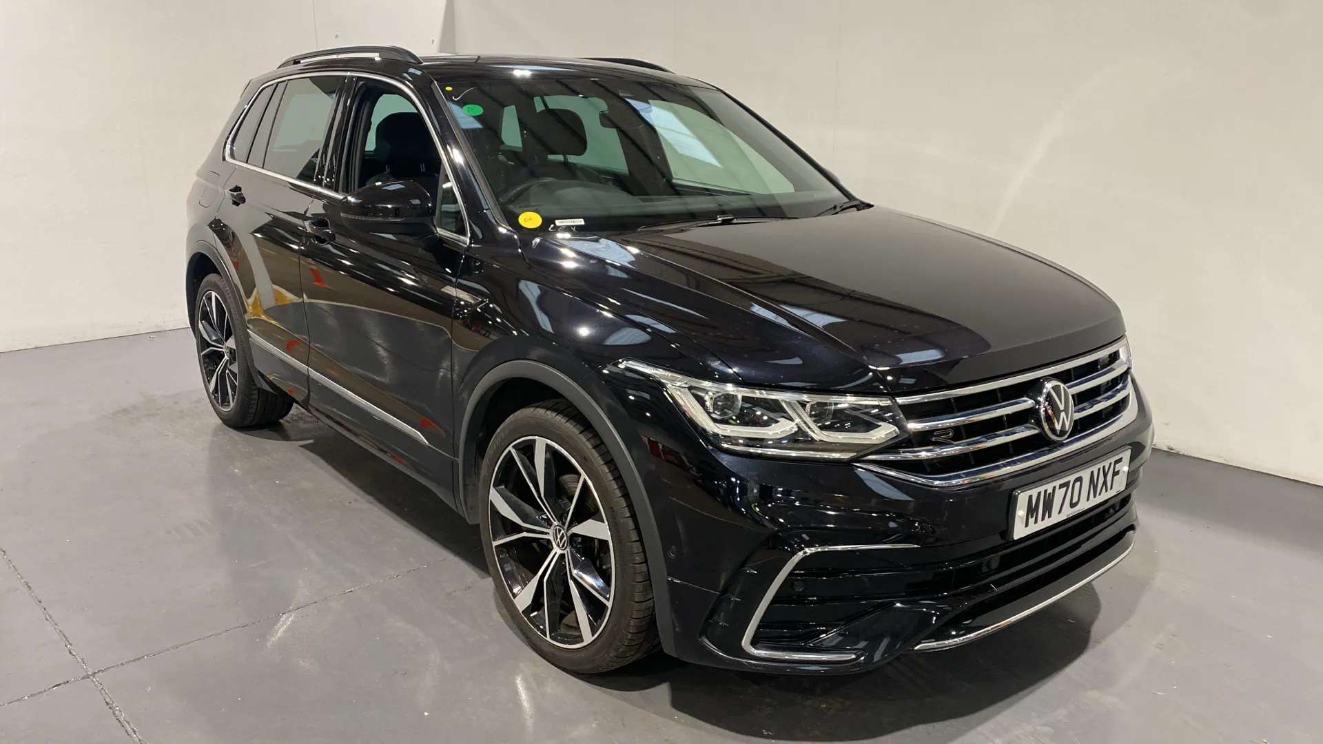 A 2020 VOLKSWAGEN TIGUAN 1.5 TSI 150 R-Line DSG A 2020 VOLKSWAGEN TIGUAN 1.5 TSI 150 R-Line DSG