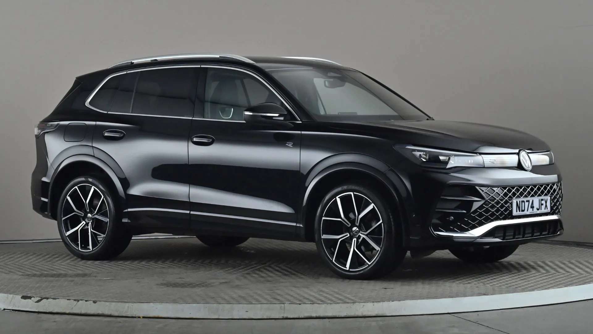 A 2024 VOLKSWAGEN TIGUAN 1.5 eTSI 150 R-Line DSG A 2024 VOLKSWAGEN TIGUAN 1.5 eTSI 150 R-Line DSG