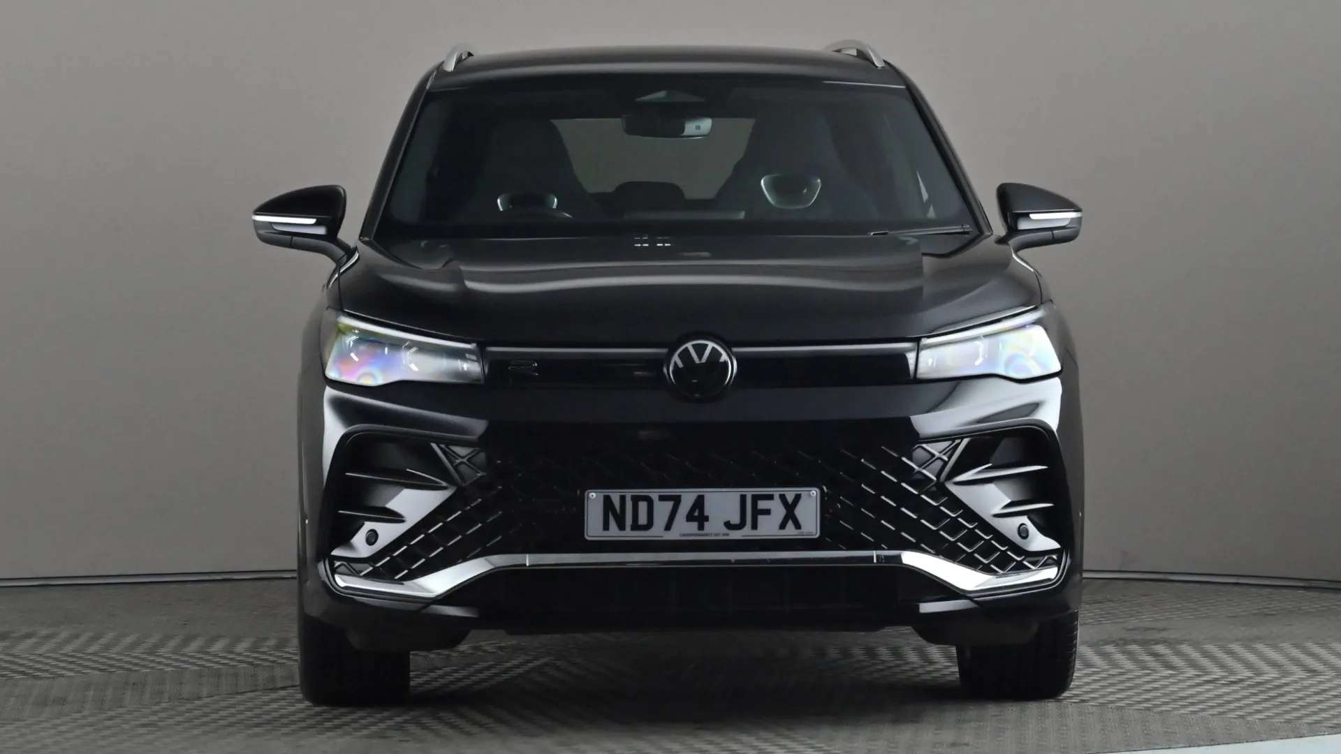 A 2024 VOLKSWAGEN TIGUAN 1.5 eTSI 150 R-Line DSG A 2024 VOLKSWAGEN TIGUAN 1.5 eTSI 150 R-Line DSG