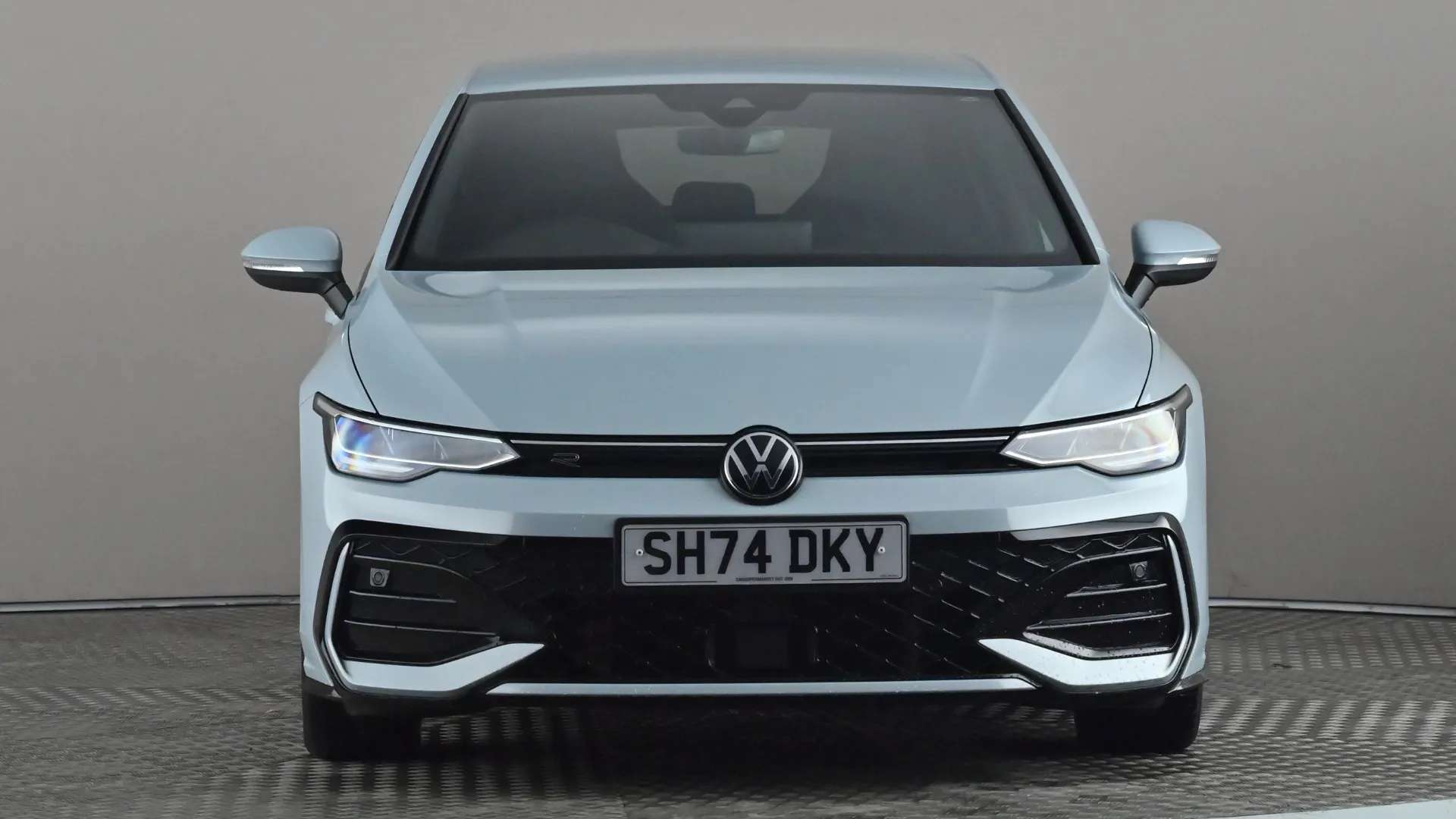 A 2024 VOLKSWAGEN GOLF 2.0 TDI 150 R-Line DSG A 2024 VOLKSWAGEN GOLF 2.0 TDI 150 R-Line DSG