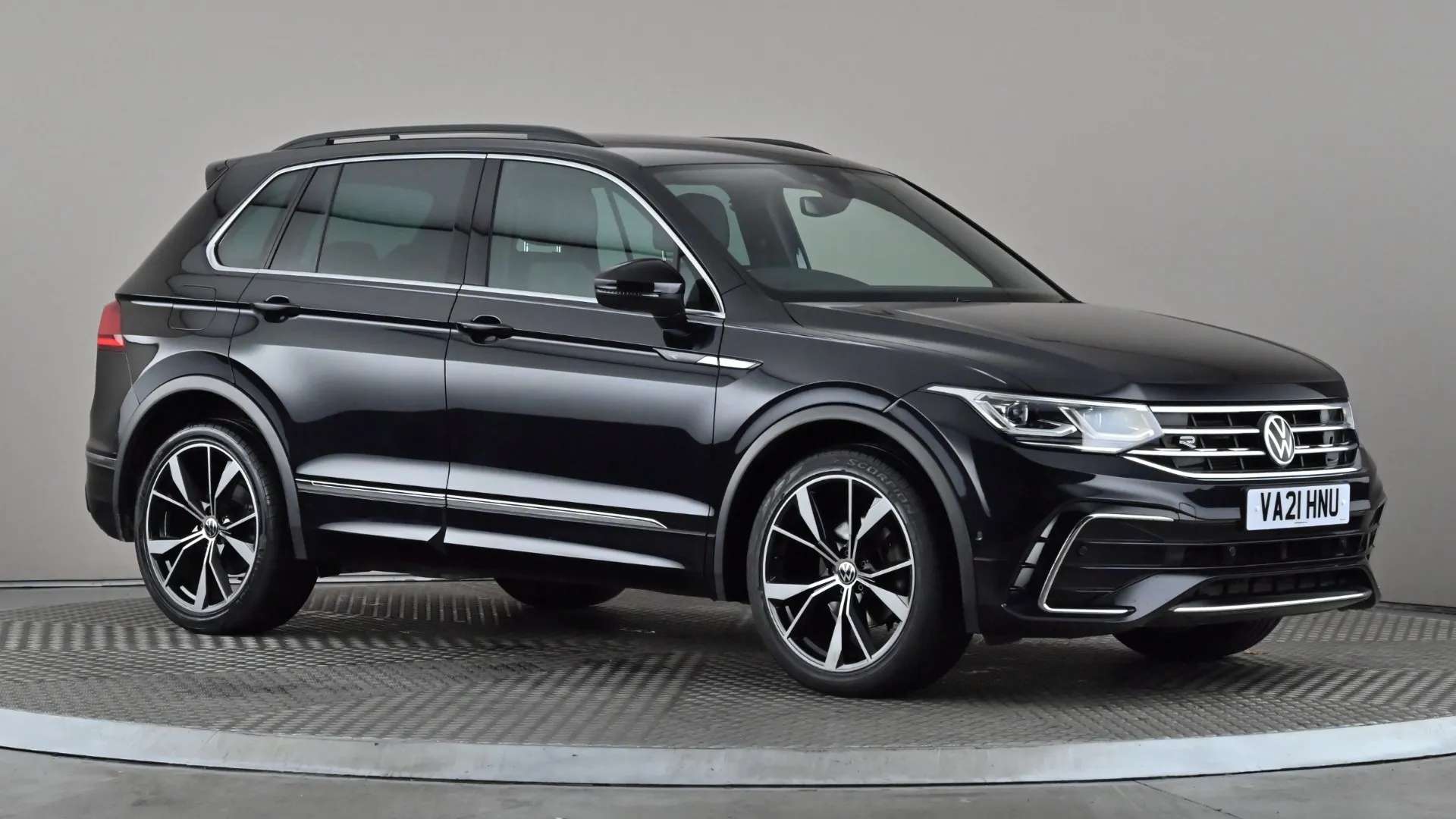 A 2021 VOLKSWAGEN TIGUAN 1.5 TSI 150 R-Line DSG A 2021 VOLKSWAGEN TIGUAN 1.5 TSI 150 R-Line DSG