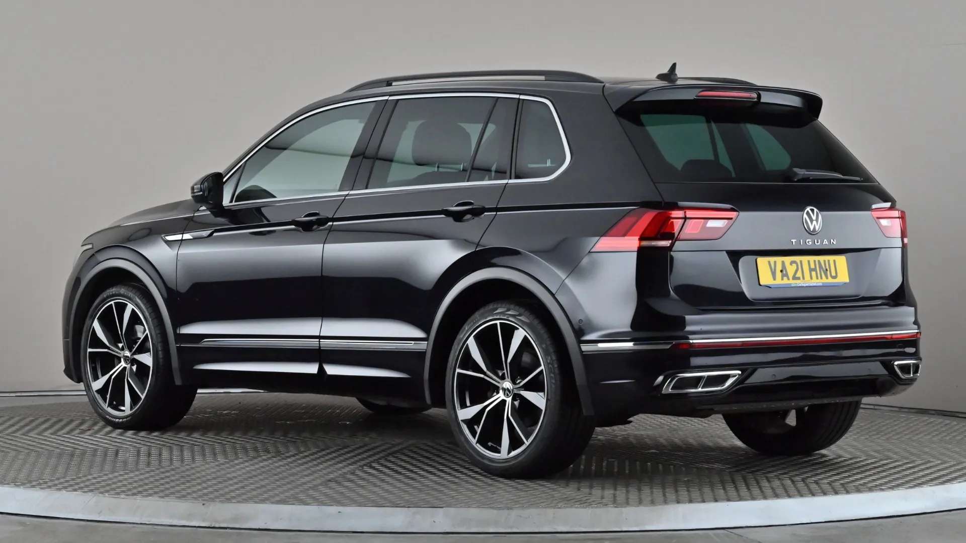 A 2021 VOLKSWAGEN TIGUAN 1.5 TSI 150 R-Line DSG A 2021 VOLKSWAGEN TIGUAN 1.5 TSI 150 R-Line DSG
