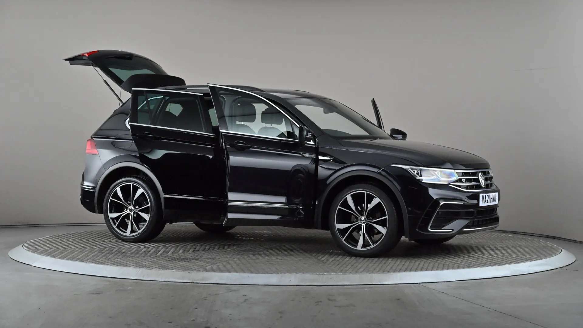 2021 VOLKSWAGEN TIGUAN 2021 VOLKSWAGEN TIGUAN