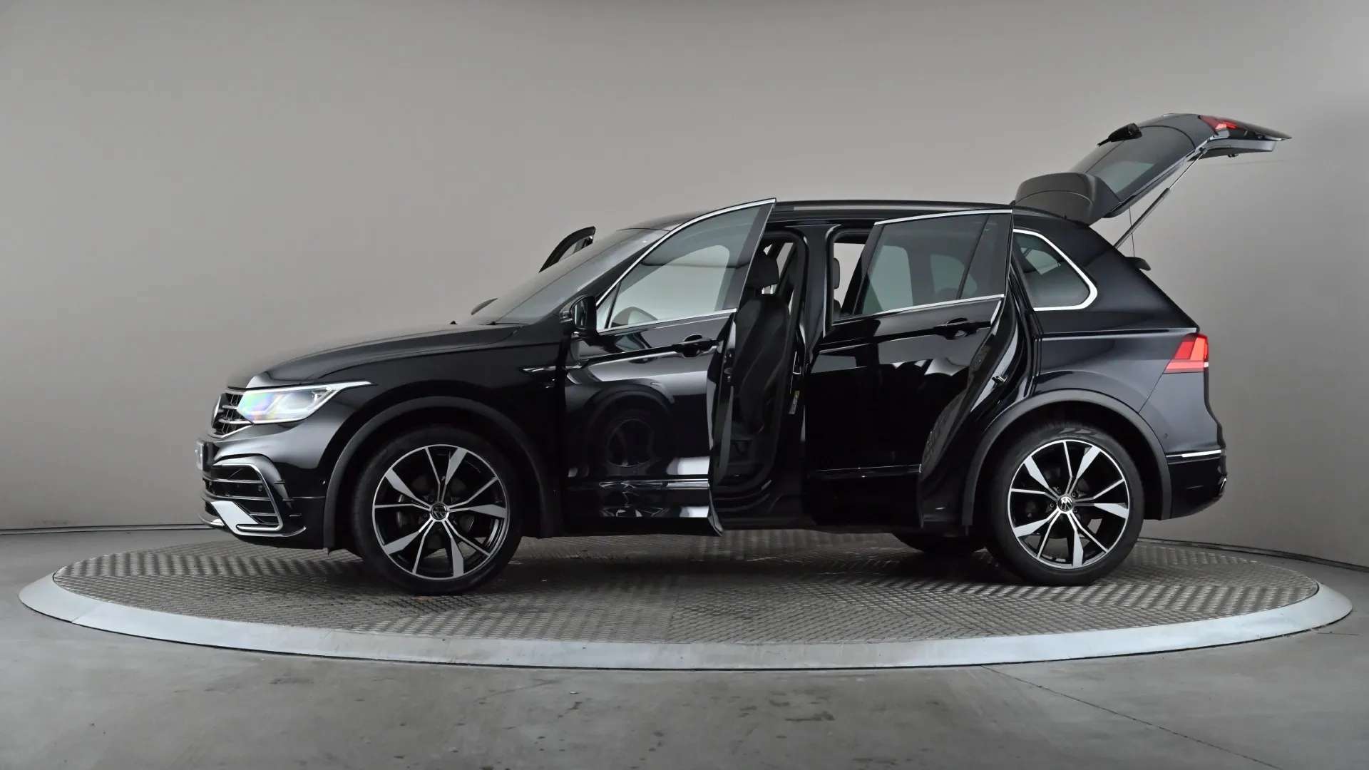 2021 VOLKSWAGEN TIGUAN 2021 VOLKSWAGEN TIGUAN