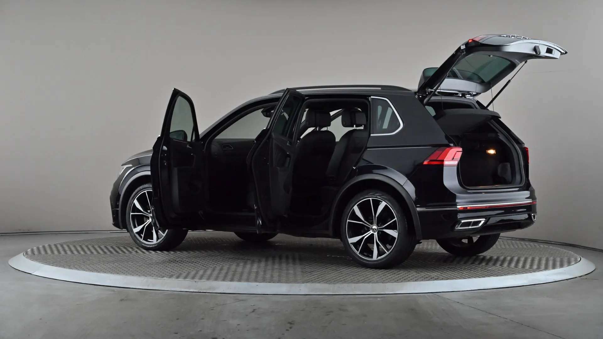 2021 VOLKSWAGEN TIGUAN 2021 VOLKSWAGEN TIGUAN