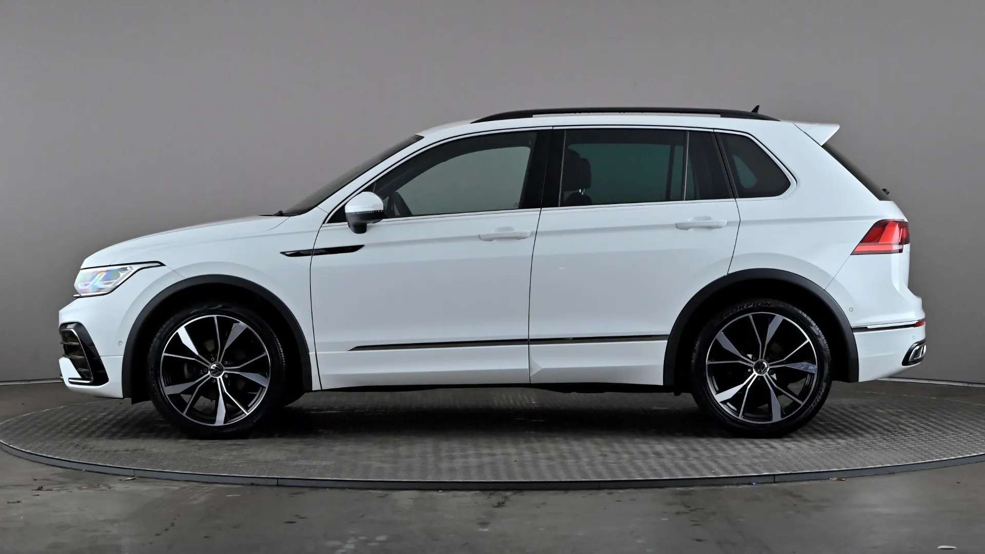 A 2023 VOLKSWAGEN TIGUAN 1.5 TSI 150 R-Line DSG A 2023 VOLKSWAGEN TIGUAN 1.5 TSI 150 R-Line DSG