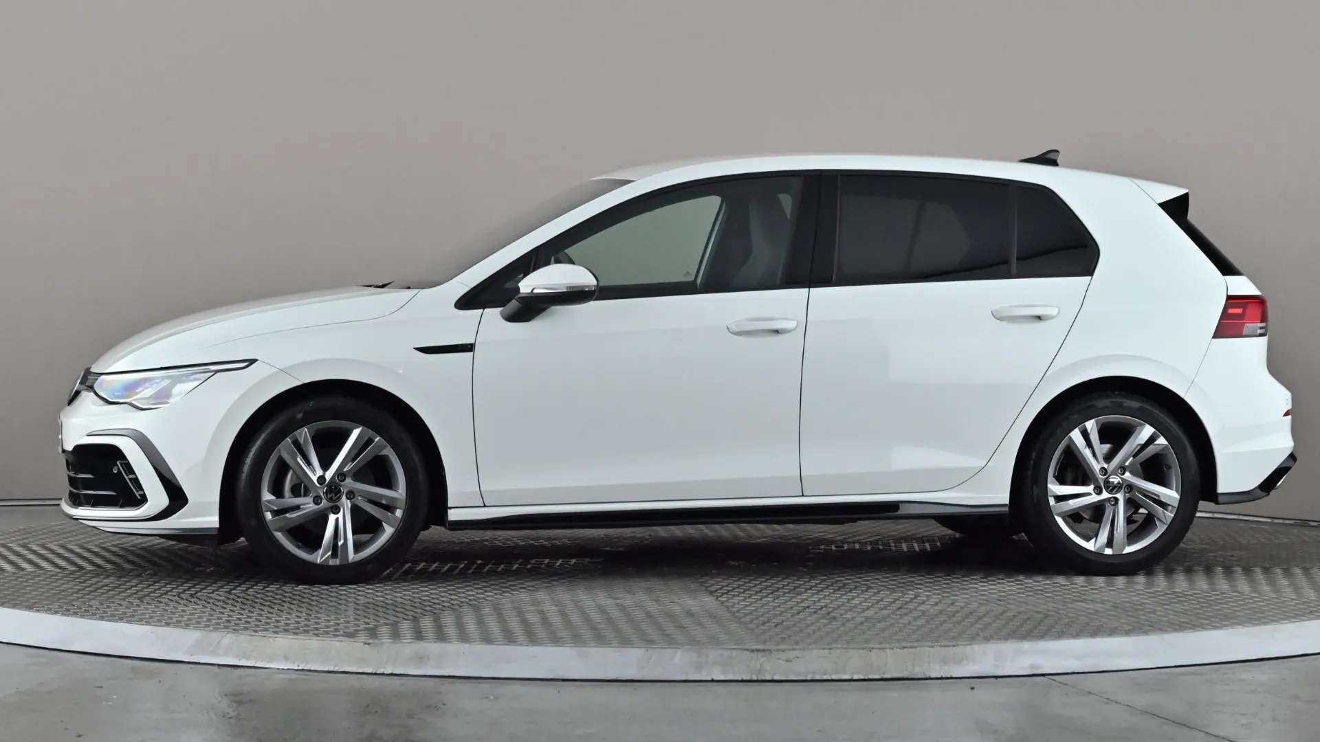 A 2023 VOLKSWAGEN GOLF 1.5 eTSI 150 R-Line DSG A 2023 VOLKSWAGEN GOLF 1.5 eTSI 150 R-Line DSG