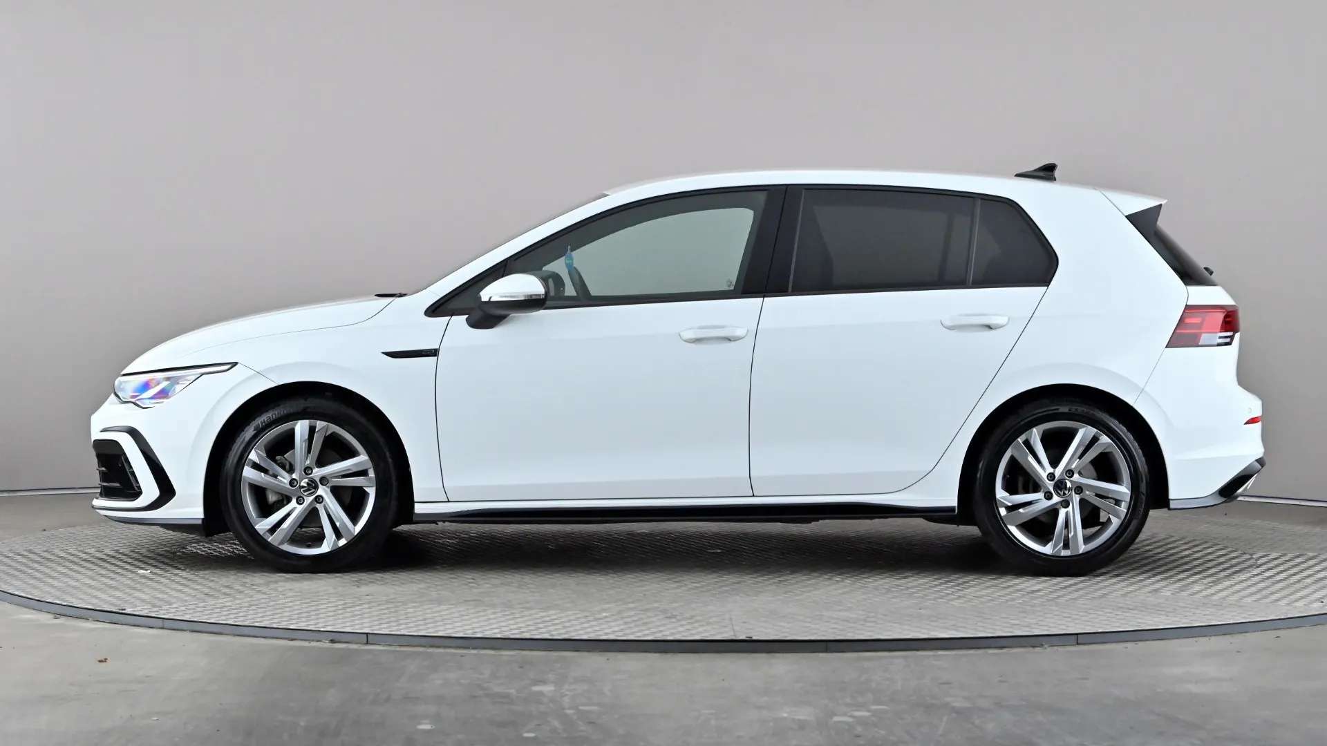 A 2023 VOLKSWAGEN GOLF 1.5 eTSI 150 R-Line DSG A 2023 VOLKSWAGEN GOLF 1.5 eTSI 150 R-Line DSG