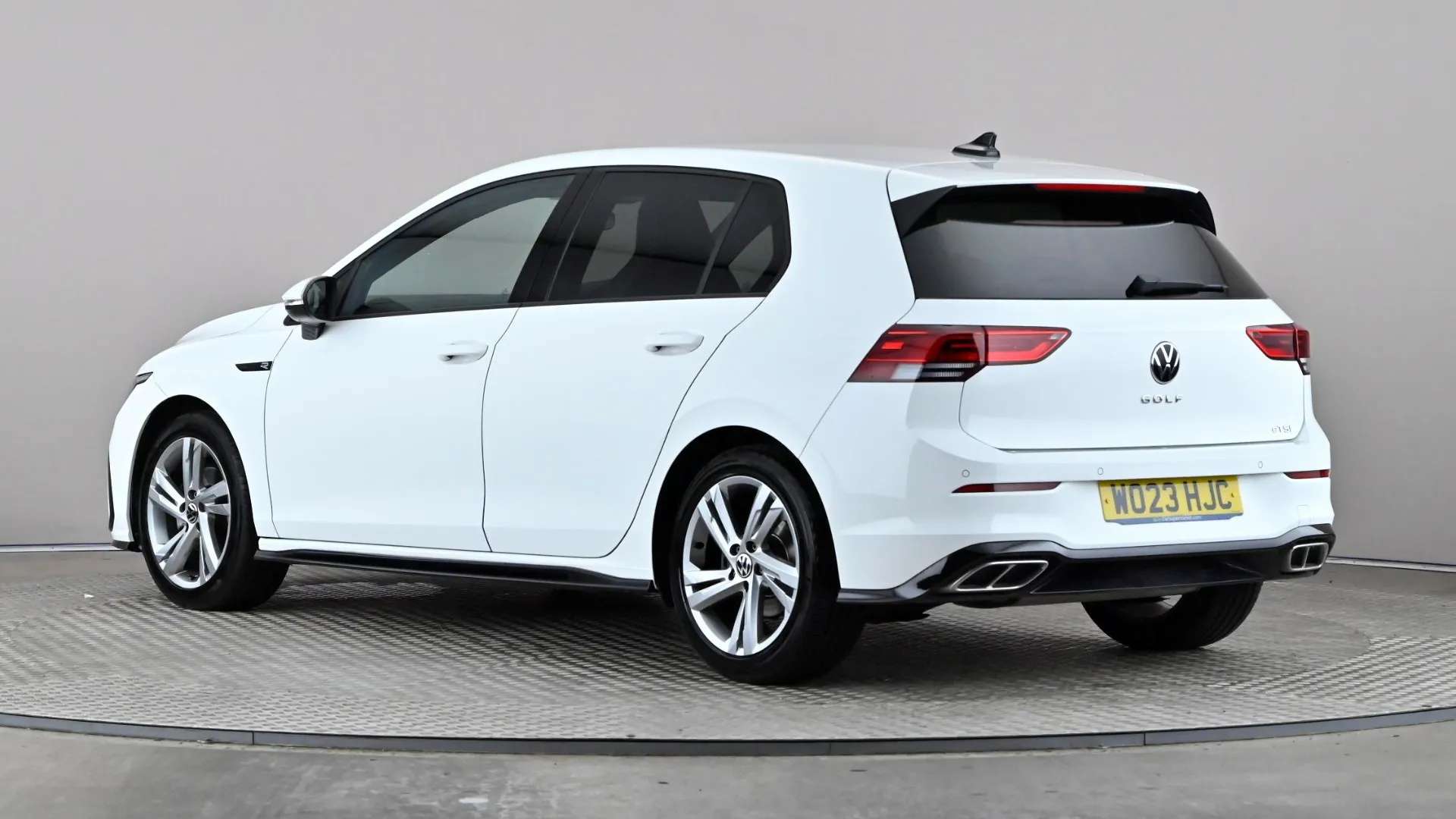 A 2023 VOLKSWAGEN GOLF 1.5 eTSI 150 R-Line DSG A 2023 VOLKSWAGEN GOLF 1.5 eTSI 150 R-Line DSG