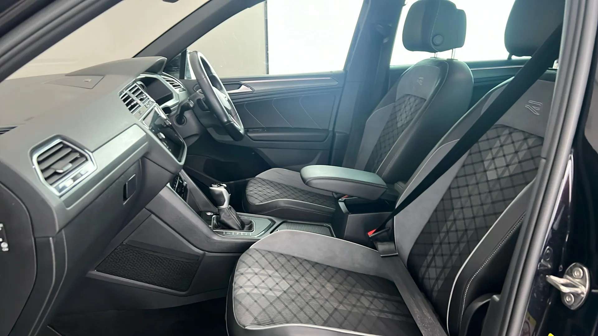 2023 VOLKSWAGEN TIGUAN 2023 VOLKSWAGEN TIGUAN