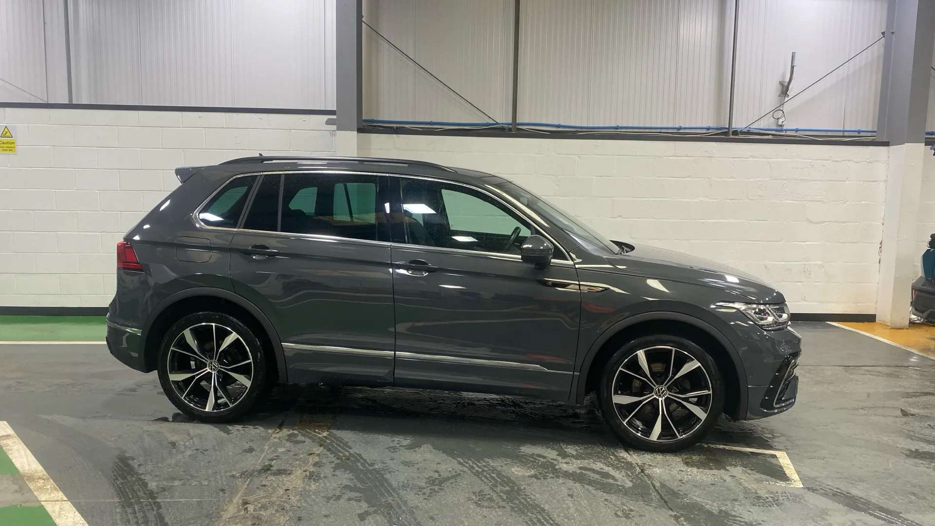 A 2023 VOLKSWAGEN TIGUAN 1.5 TSI 150 R-Line DSG A 2023 VOLKSWAGEN TIGUAN 1.5 TSI 150 R-Line DSG