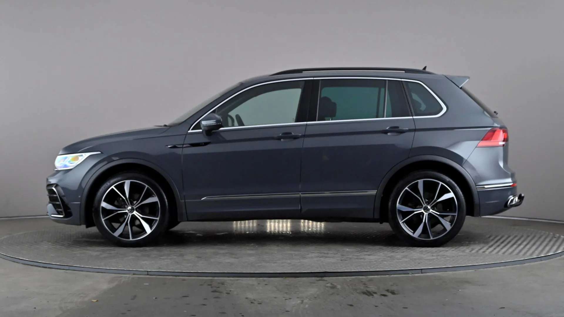A 2023 VOLKSWAGEN TIGUAN 1.5 TSI 150 R-Line DSG A 2023 VOLKSWAGEN TIGUAN 1.5 TSI 150 R-Line DSG