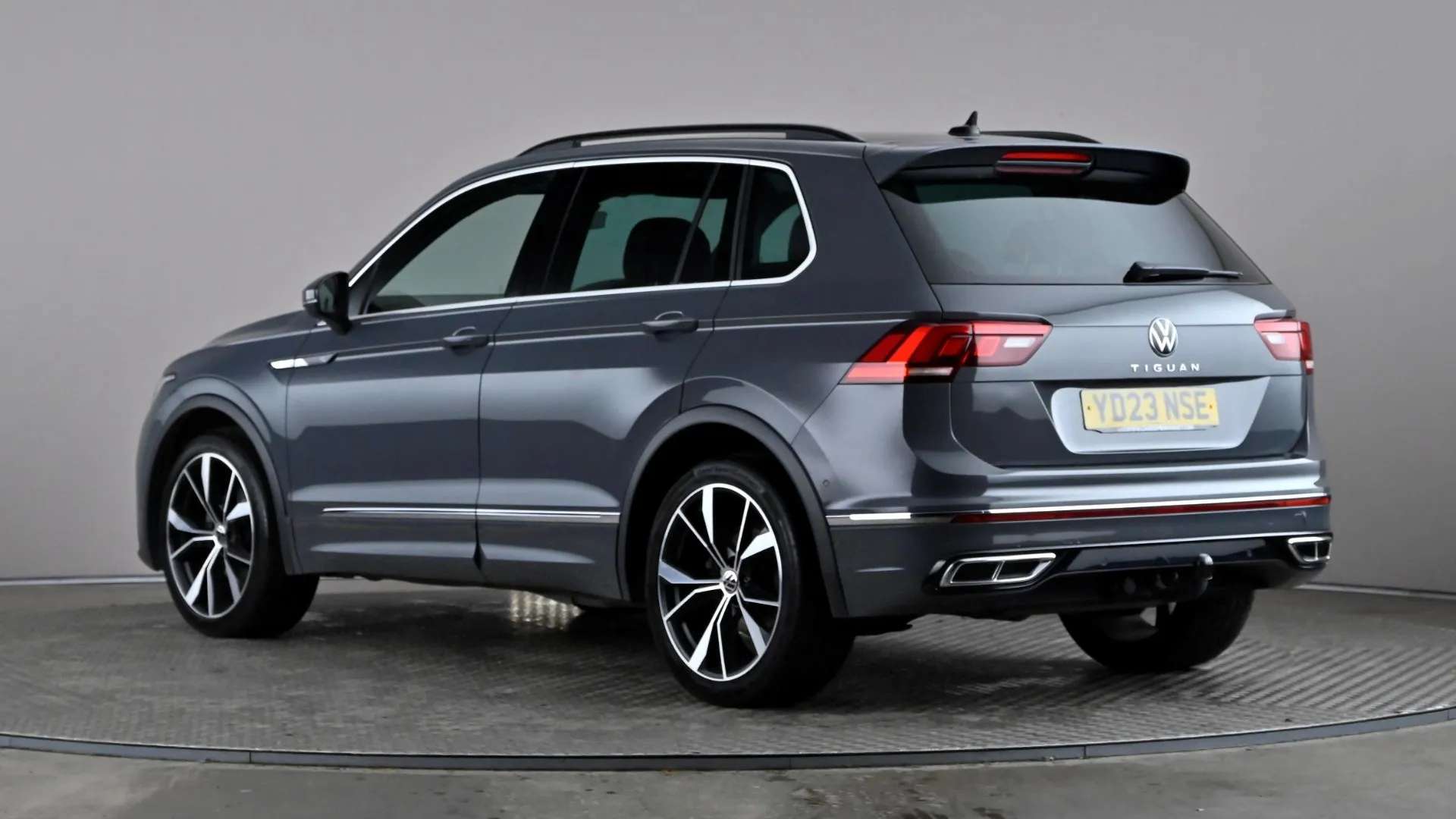 A 2023 VOLKSWAGEN TIGUAN 1.5 TSI 150 R-Line DSG A 2023 VOLKSWAGEN TIGUAN 1.5 TSI 150 R-Line DSG