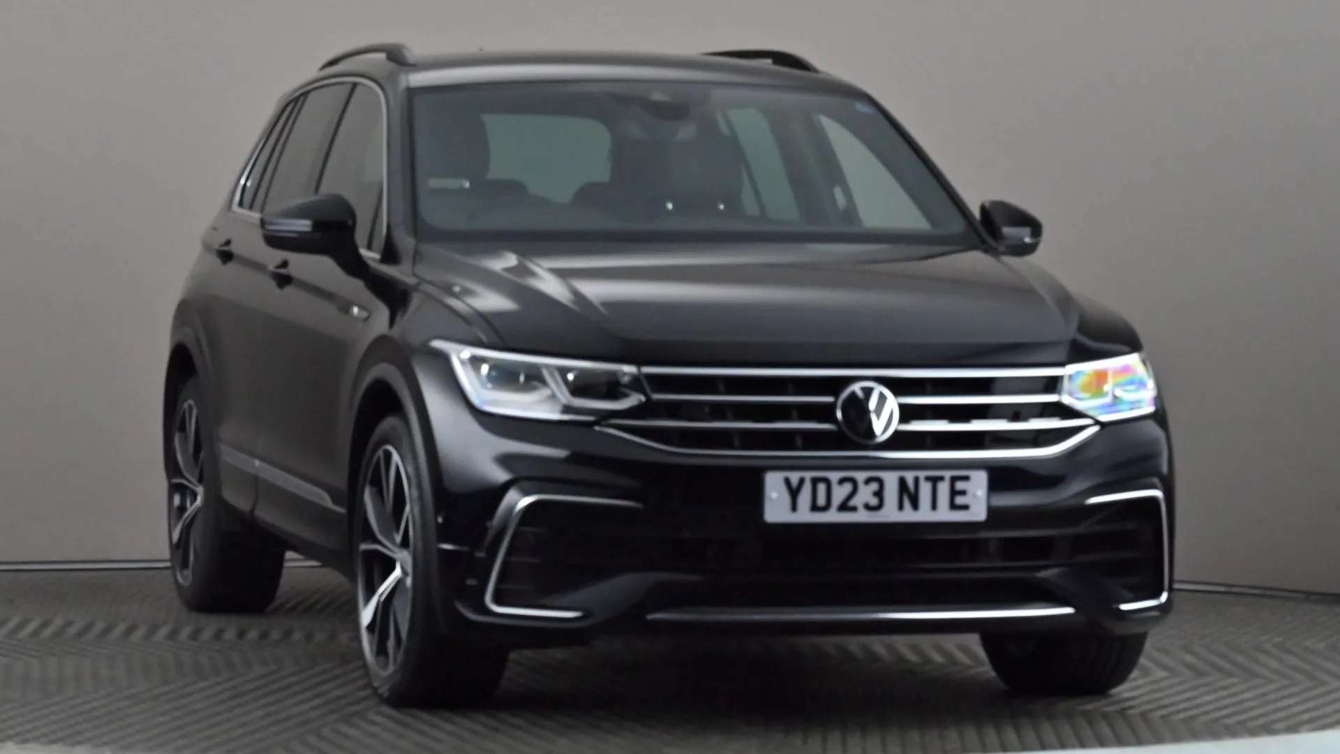 A 2023 VOLKSWAGEN TIGUAN 1.5 TSI 150 R-Line DSG A 2023 VOLKSWAGEN TIGUAN 1.5 TSI 150 R-Line DSG