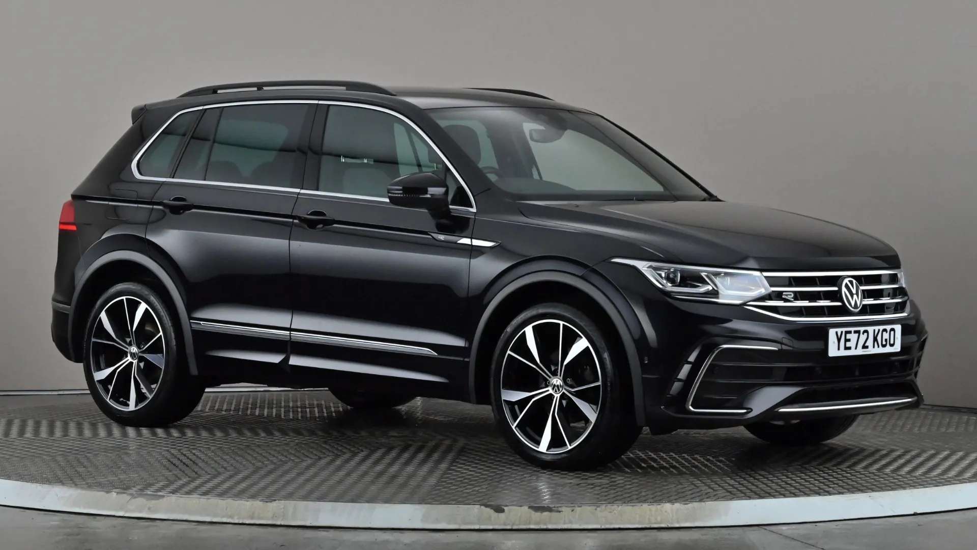 A 2022 VOLKSWAGEN TIGUAN 1.5 TSI 150 R-Line DSG A 2022 VOLKSWAGEN TIGUAN 1.5 TSI 150 R-Line DSG