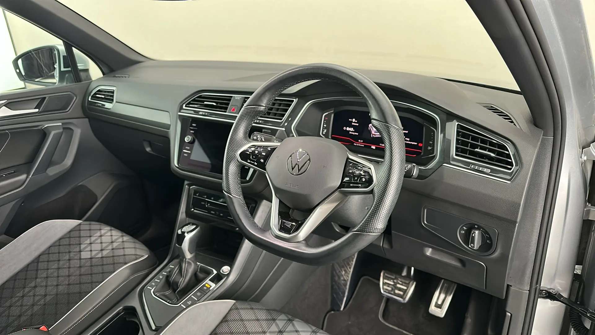 2023 VOLKSWAGEN TIGUAN 2023 VOLKSWAGEN TIGUAN