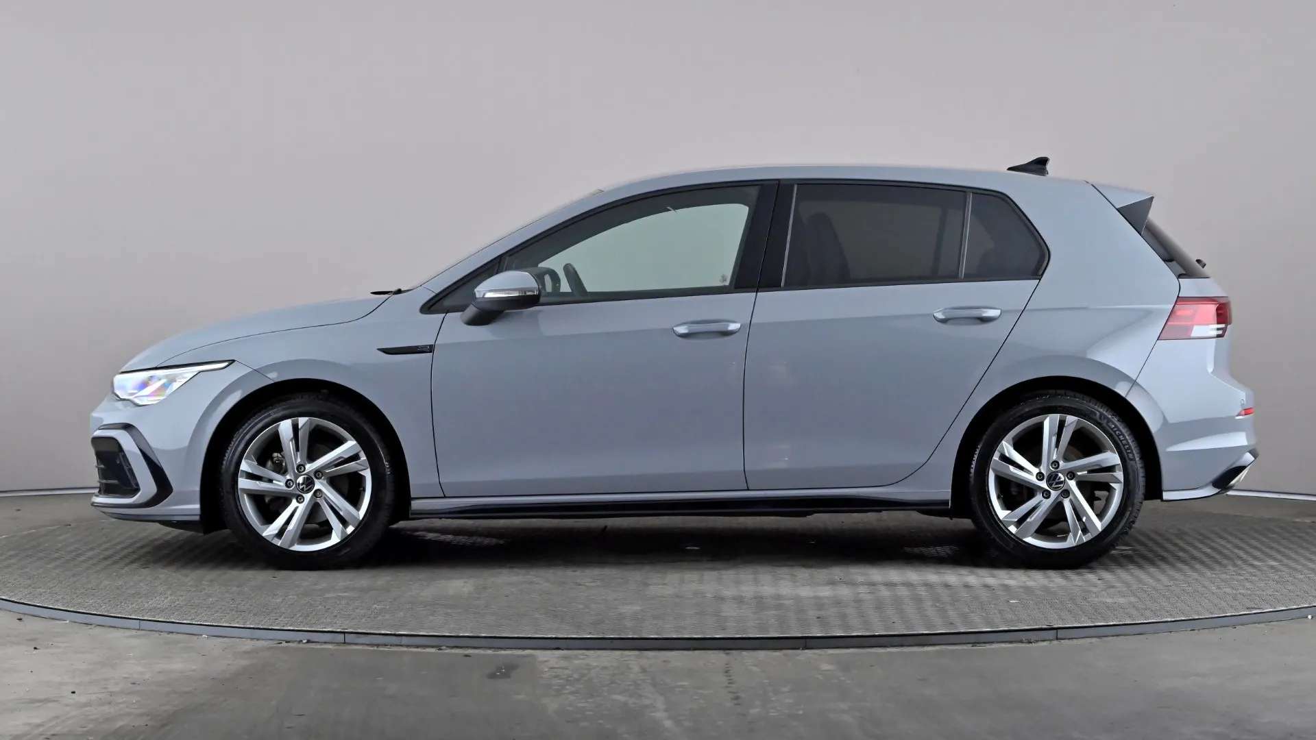 A 2023 VOLKSWAGEN GOLF 1.5 eTSI 150 R-Line DSG A 2023 VOLKSWAGEN GOLF 1.5 eTSI 150 R-Line DSG
