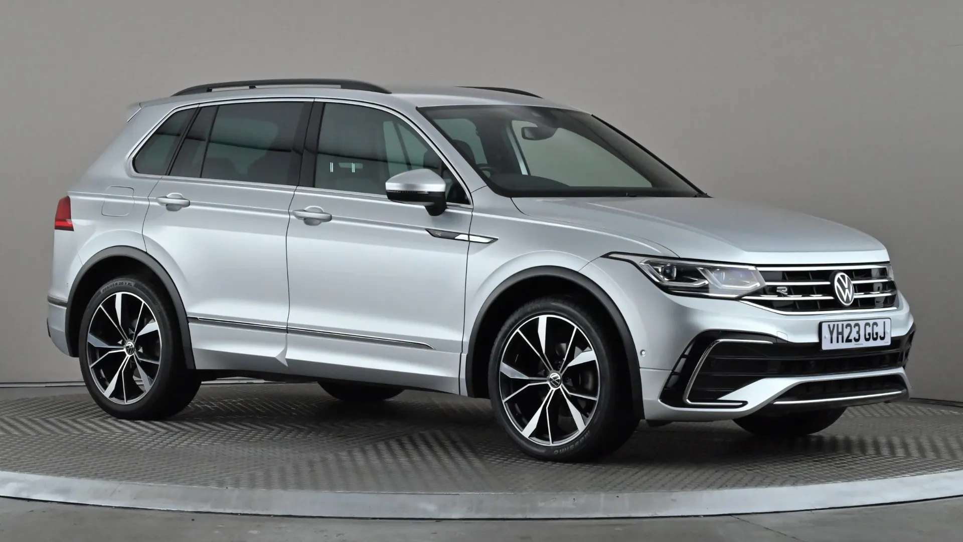 A 2023 VOLKSWAGEN TIGUAN 1.5 TSI 150 R-Line DSG A 2023 VOLKSWAGEN TIGUAN 1.5 TSI 150 R-Line DSG