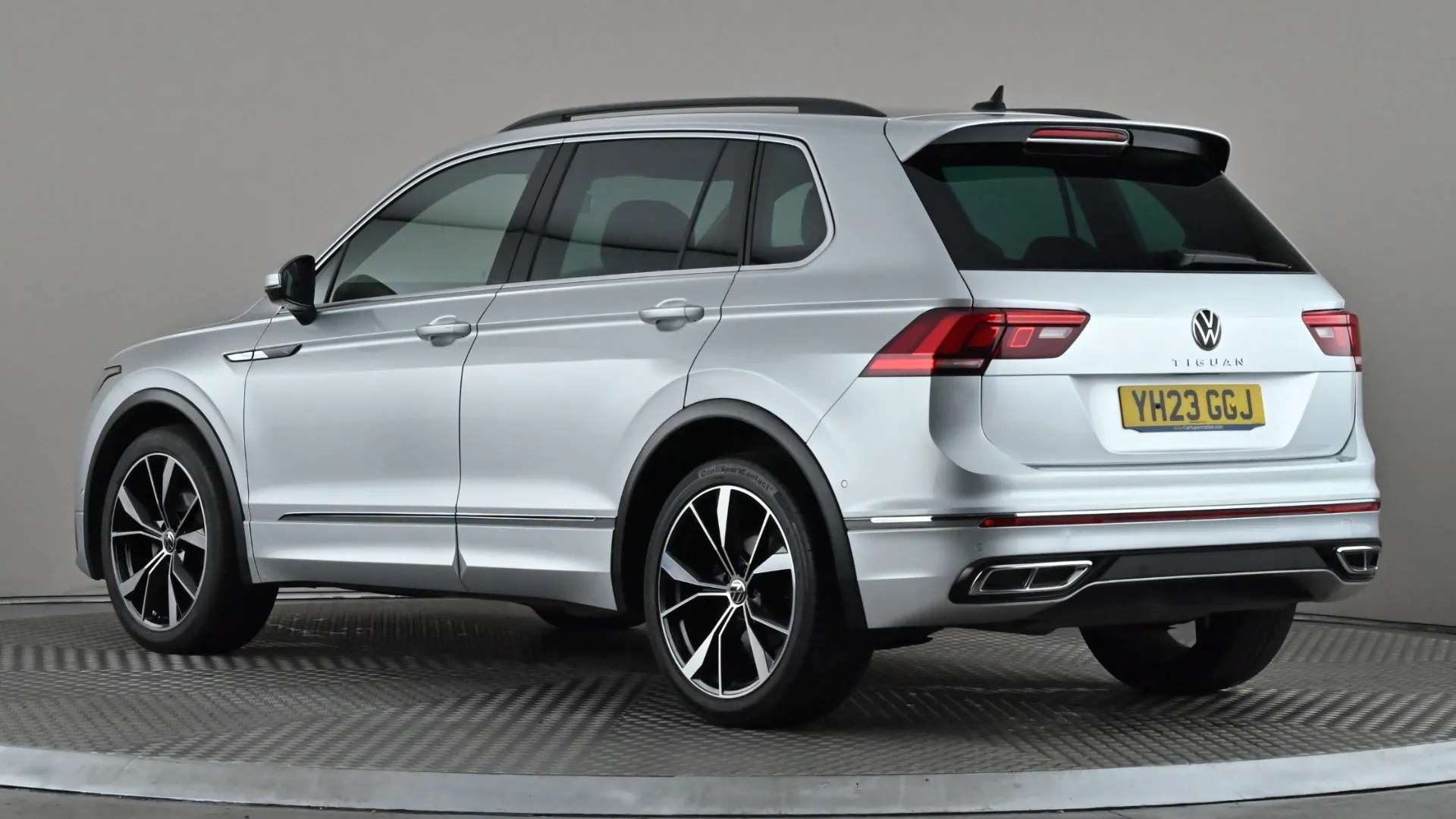 A 2023 VOLKSWAGEN TIGUAN 1.5 TSI 150 R-Line DSG A 2023 VOLKSWAGEN TIGUAN 1.5 TSI 150 R-Line DSG