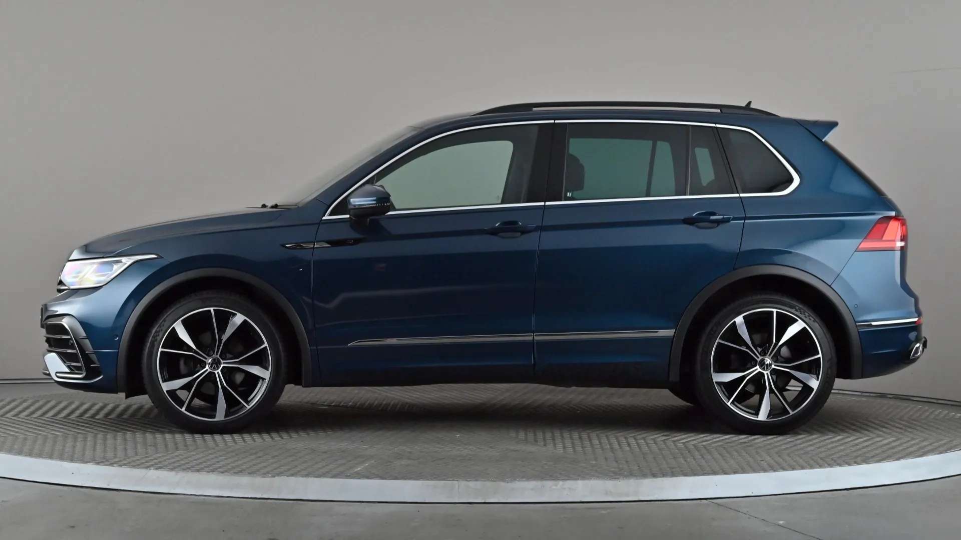 A 2023 VOLKSWAGEN TIGUAN 1.5 TSI 150 R-Line DSG A 2023 VOLKSWAGEN TIGUAN 1.5 TSI 150 R-Line DSG